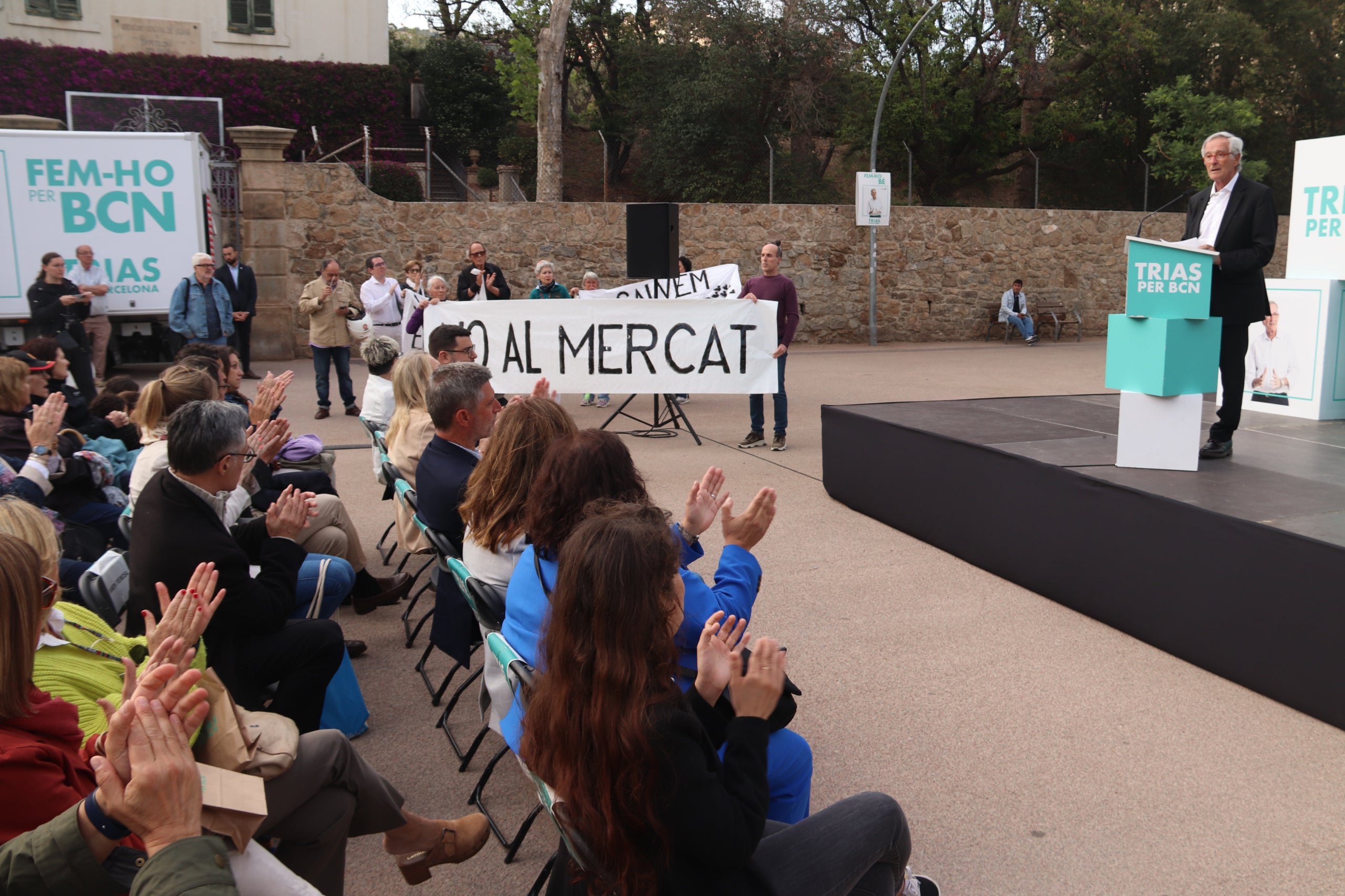 Un moment de l'acte d'aquesta tarda a la plaça d'Alfons el Savi / ACN