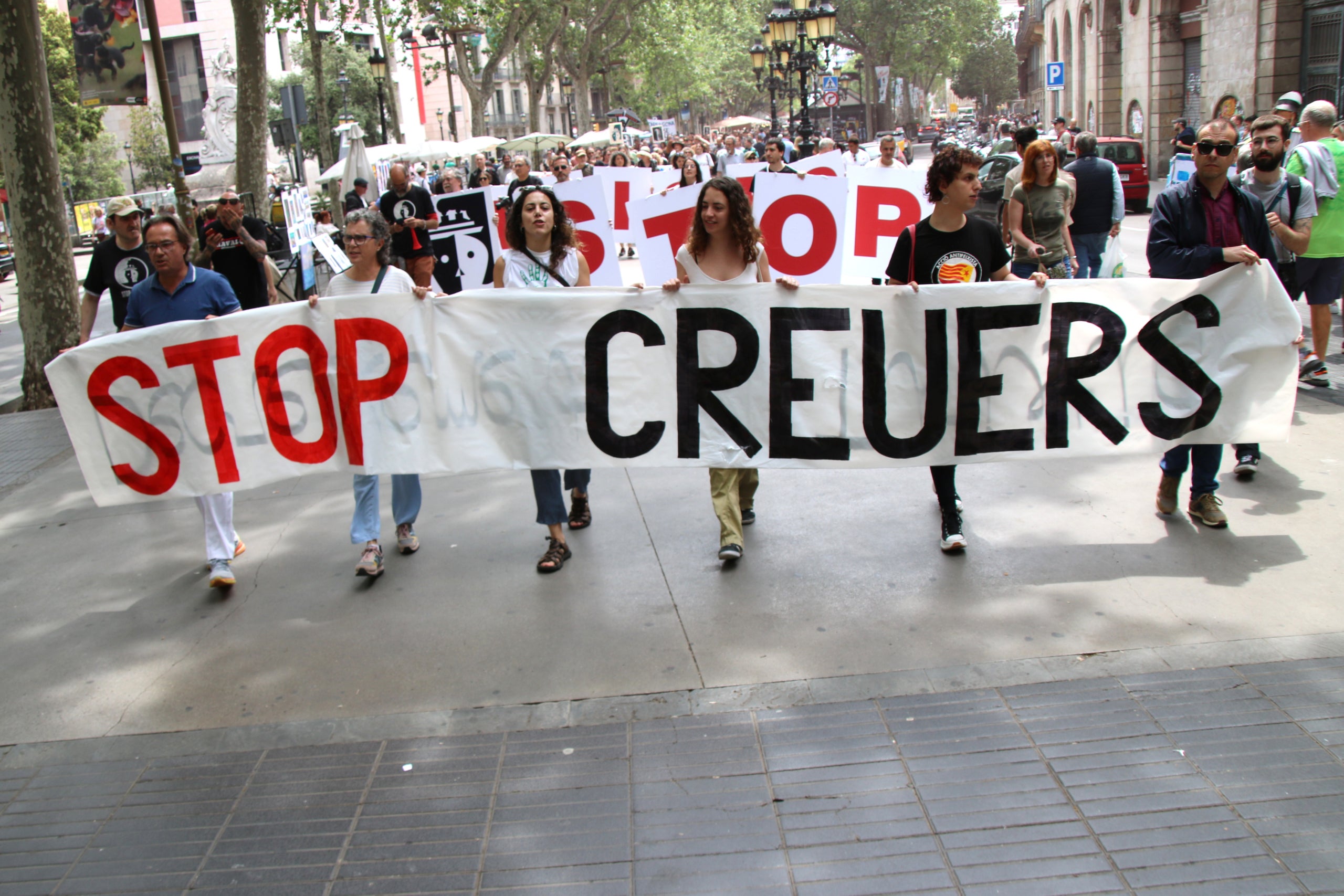 Unes 150 persones s'han manifestat al centre de Barcelona | ACN
