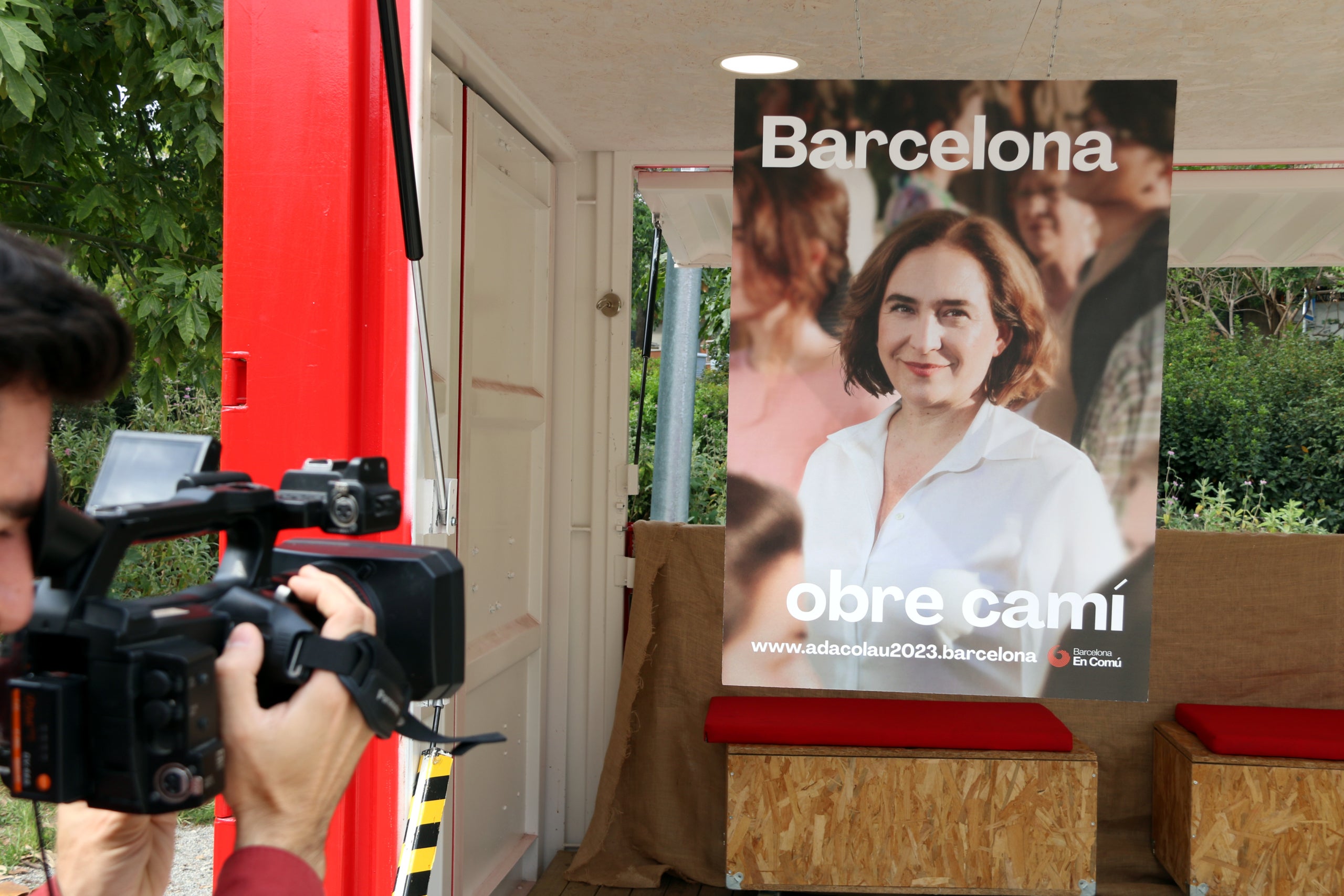 El cartel de campaña de los Comunes | Jordi Bataller, ACN