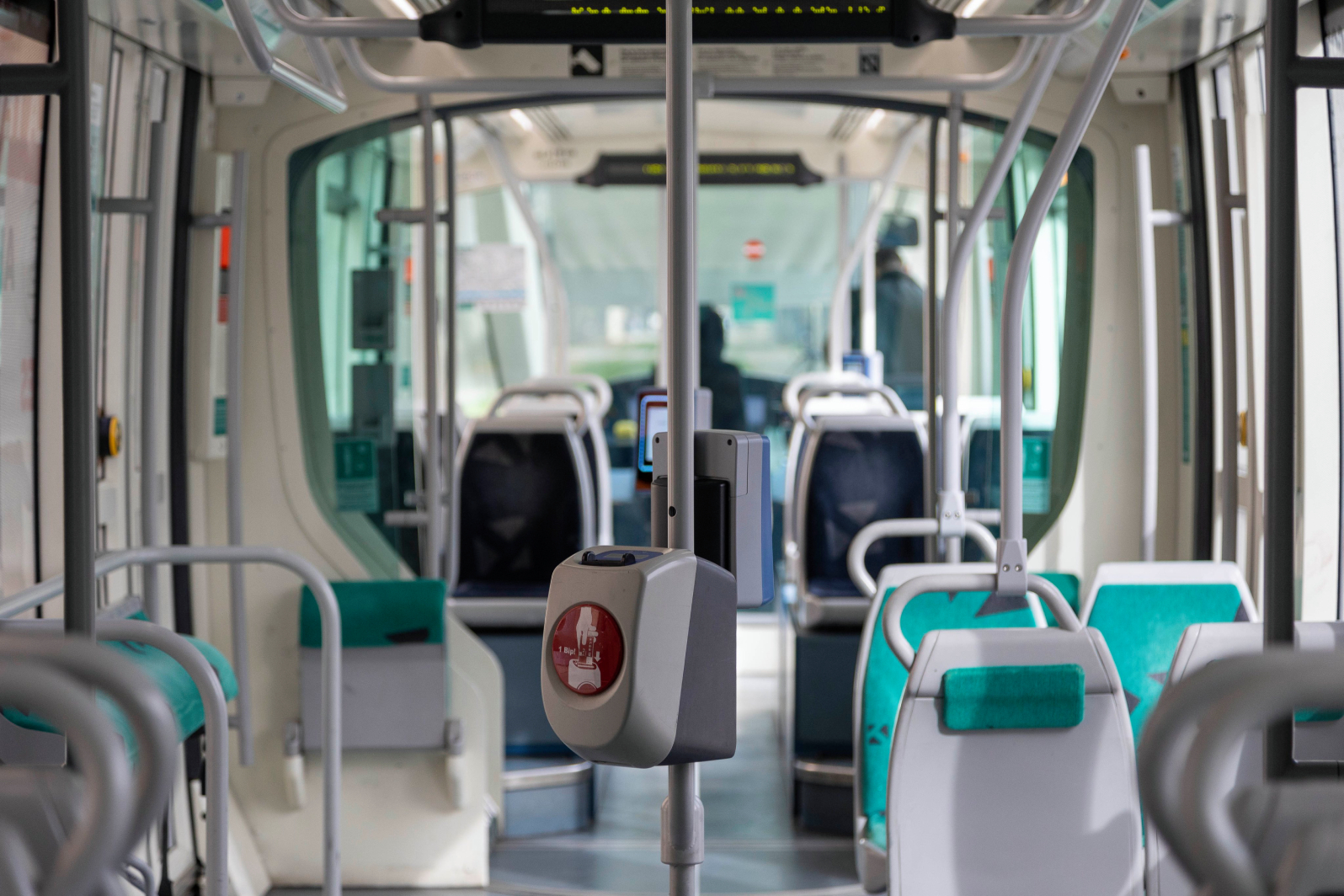 El interior de un tranvía | TRAM