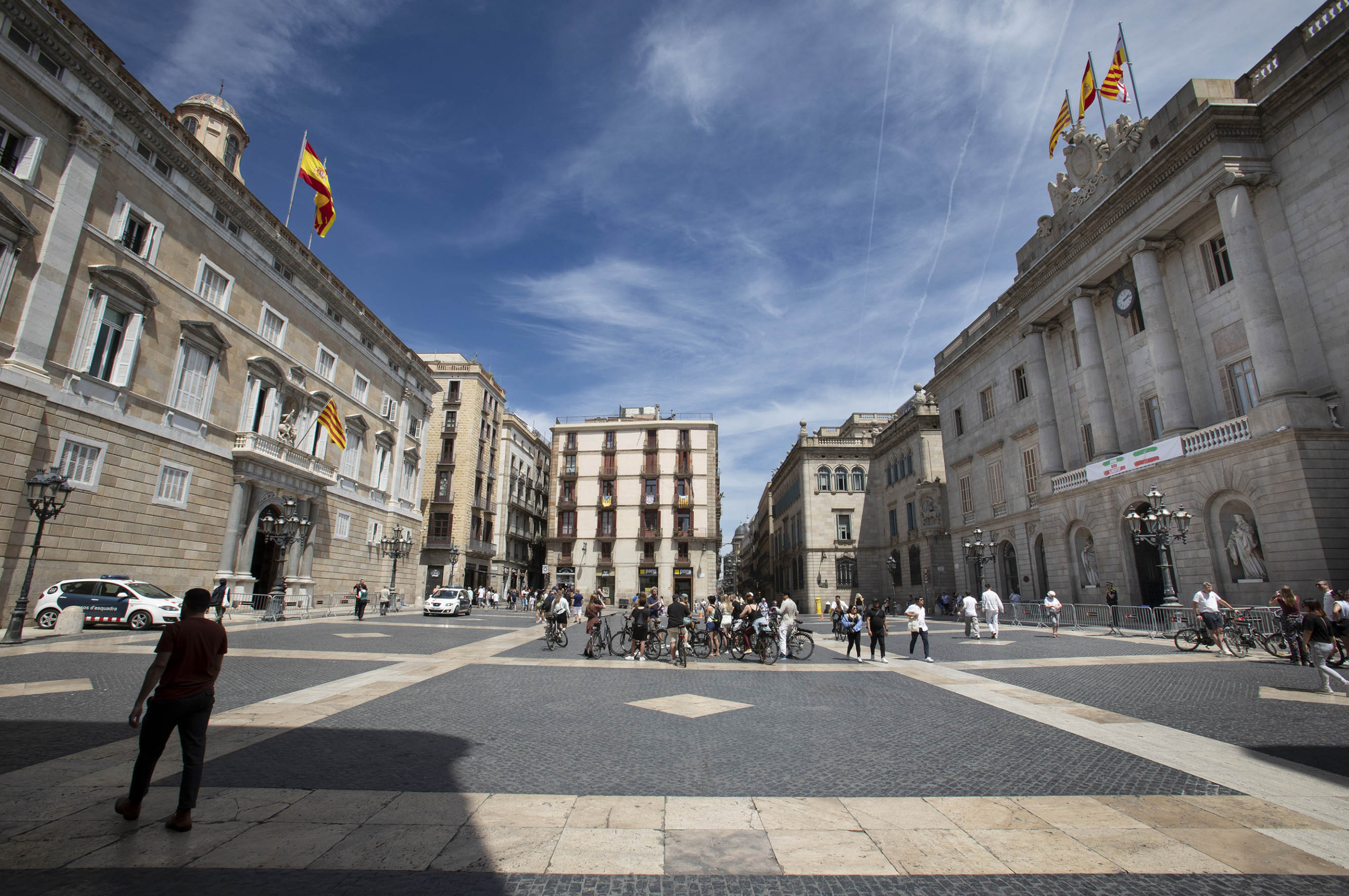 Los resultados de las elecciones municipales en Barcelona tendrán un efecto directo al otro lado de la plaza de San Jaime JORDI PLAY