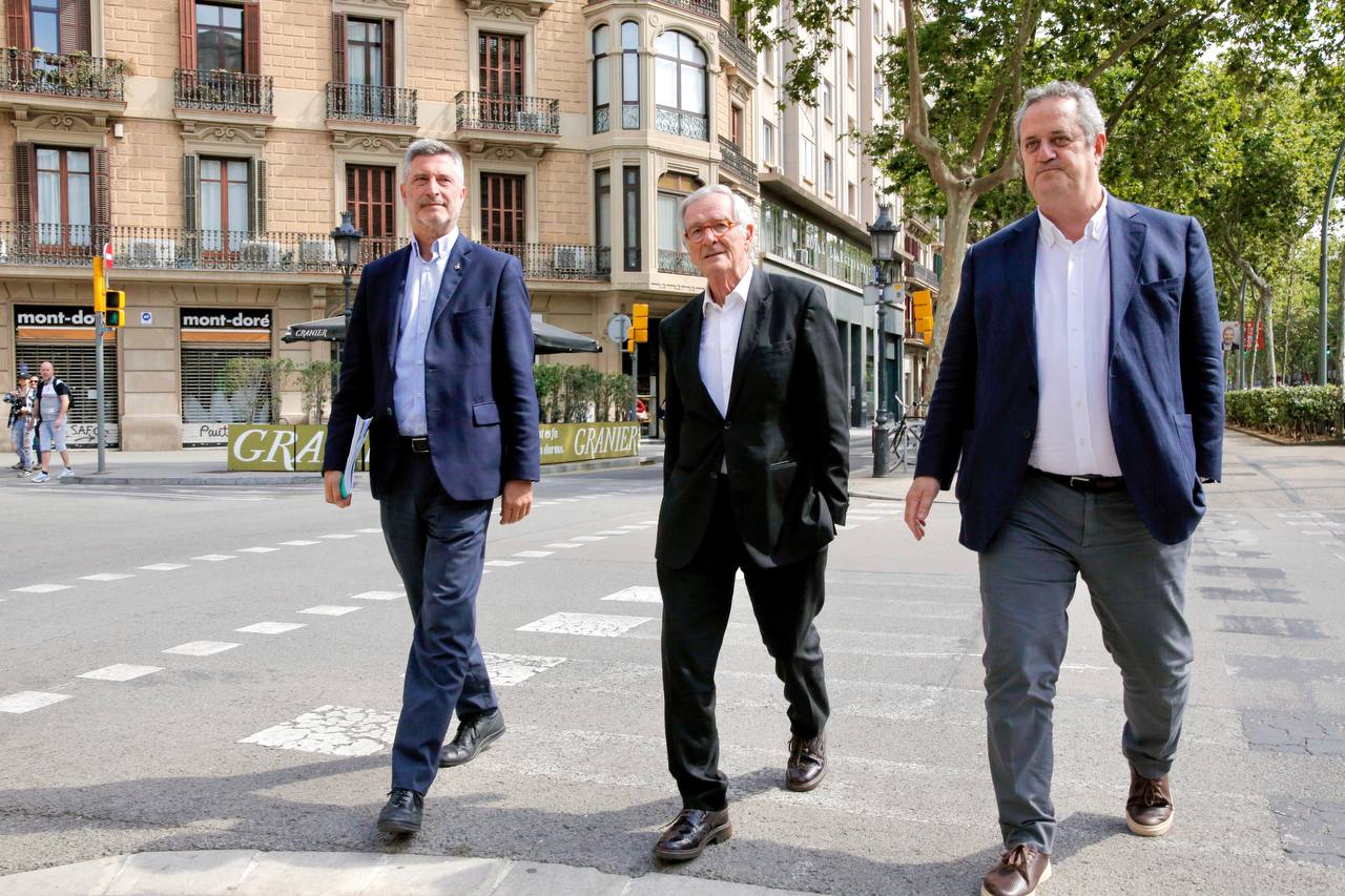 Xavier Trias, juntament amb Jodi Martí Glabis i Joaquim Forn, abans de l'acte d'aquest dijous / Junts