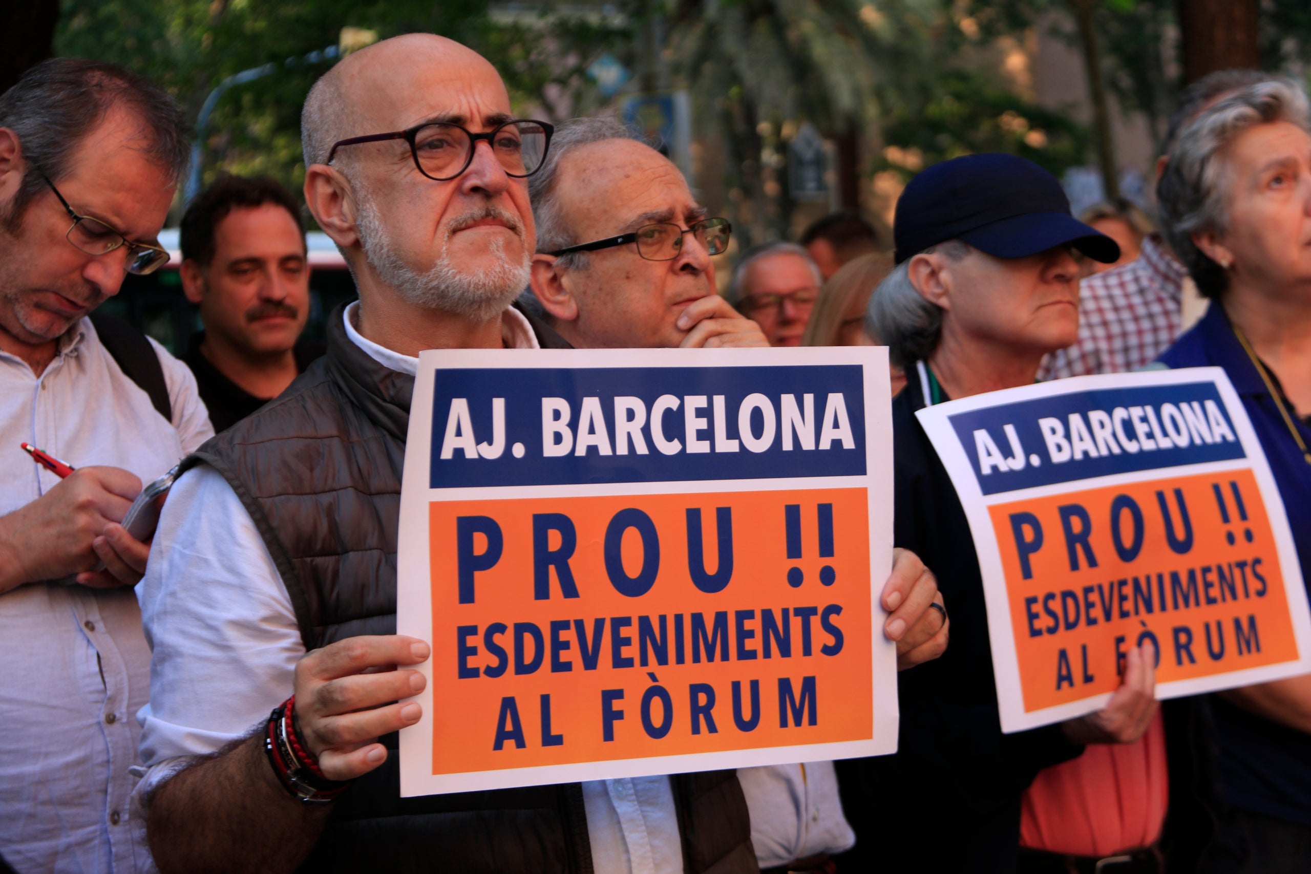 Veïns del Fòrum en una protesta pel soroll / Laura Fíguls (ACN)