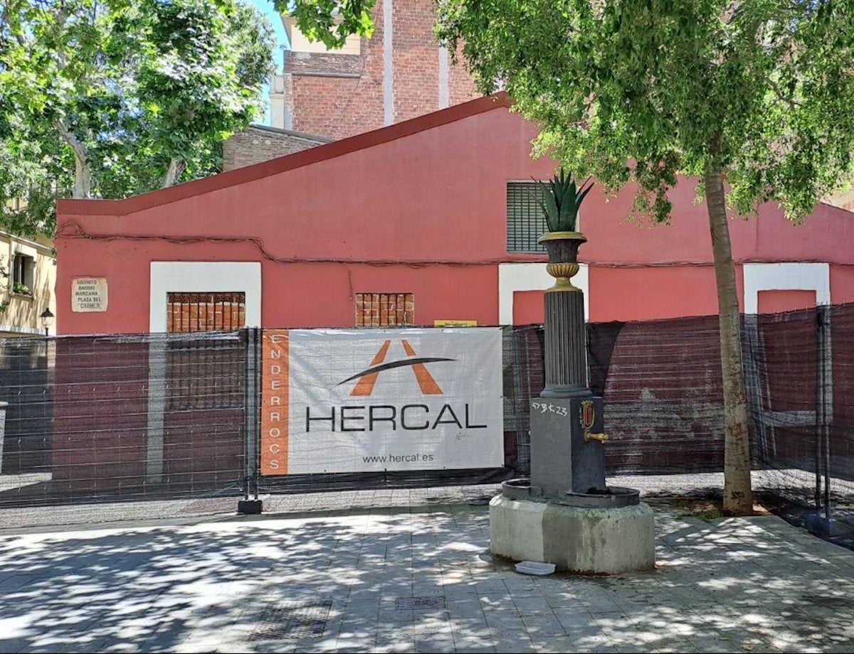 La caseta històrica que espera un enderrocament imminent / Twitter: @historiesdebcn