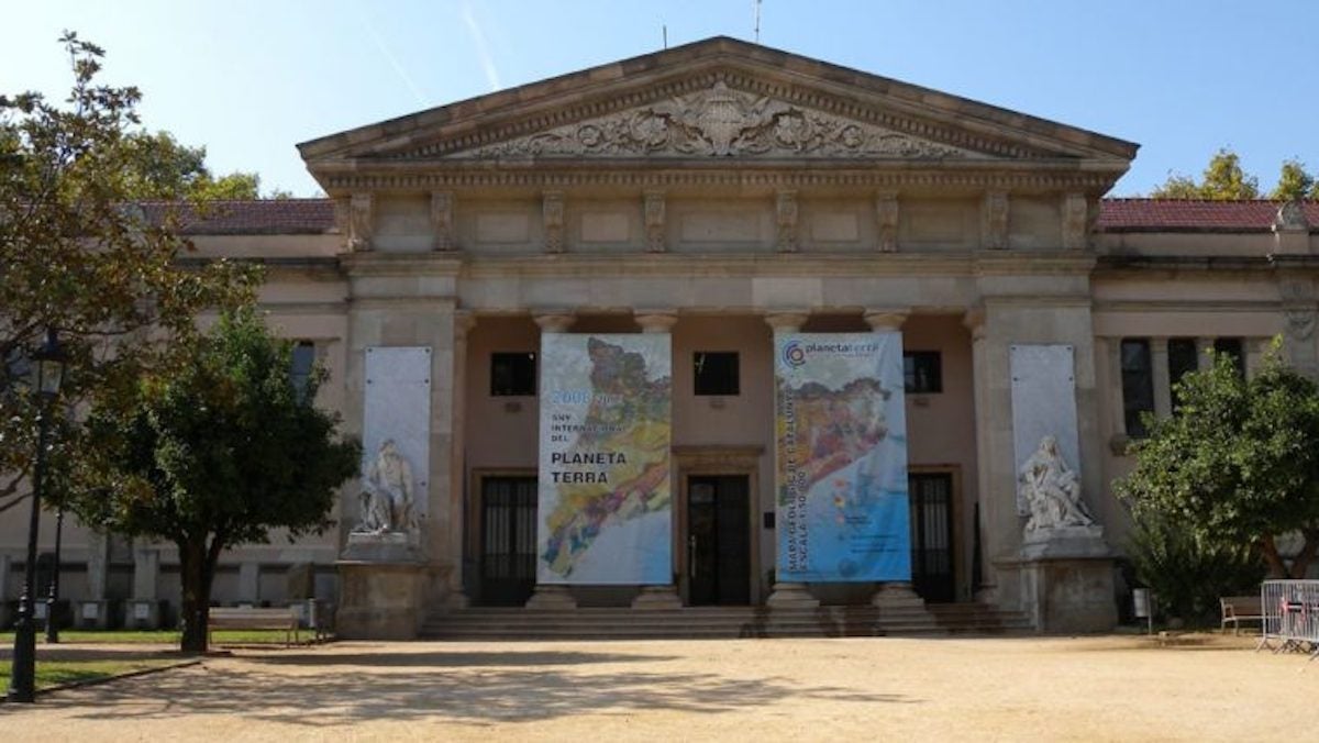 El Museu Martorell es troba al costat del parc més pròxim al passeig Picasso / Ajuntament