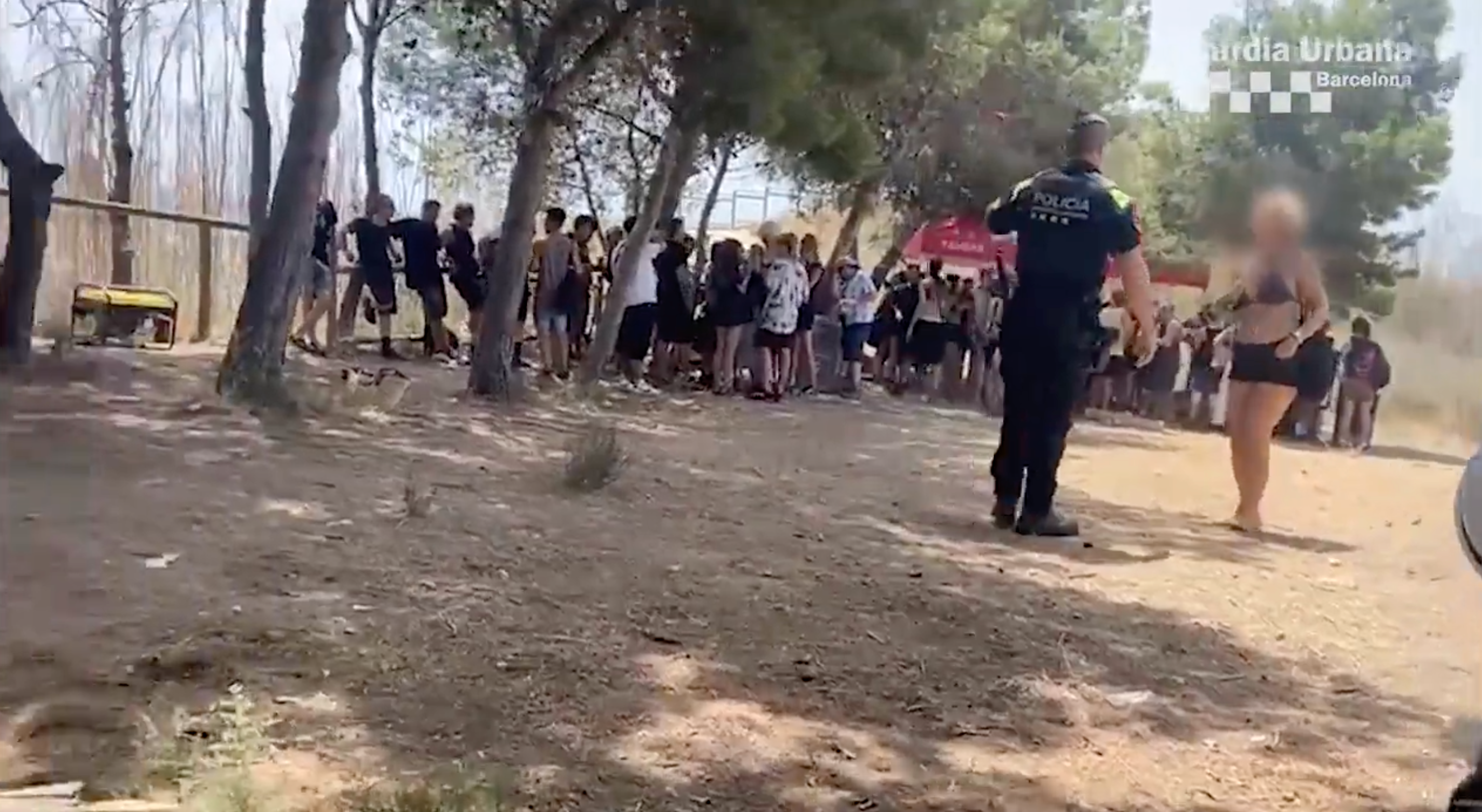 La policia realitzant el desallotjament a la muntanya de Montjuïc | Guàrdia Urbana