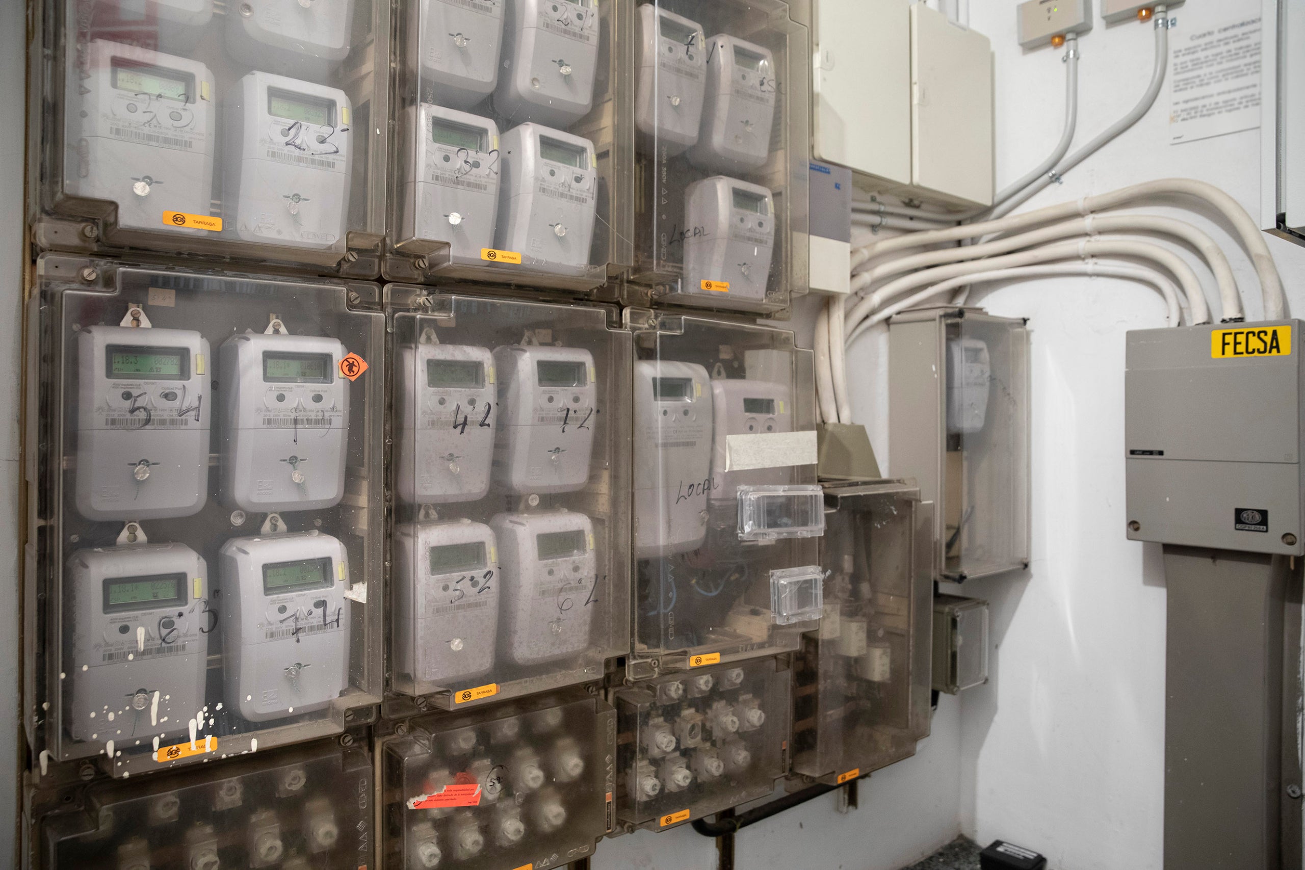 Pobresa energètica a l'estiu, comptador de la llum digital