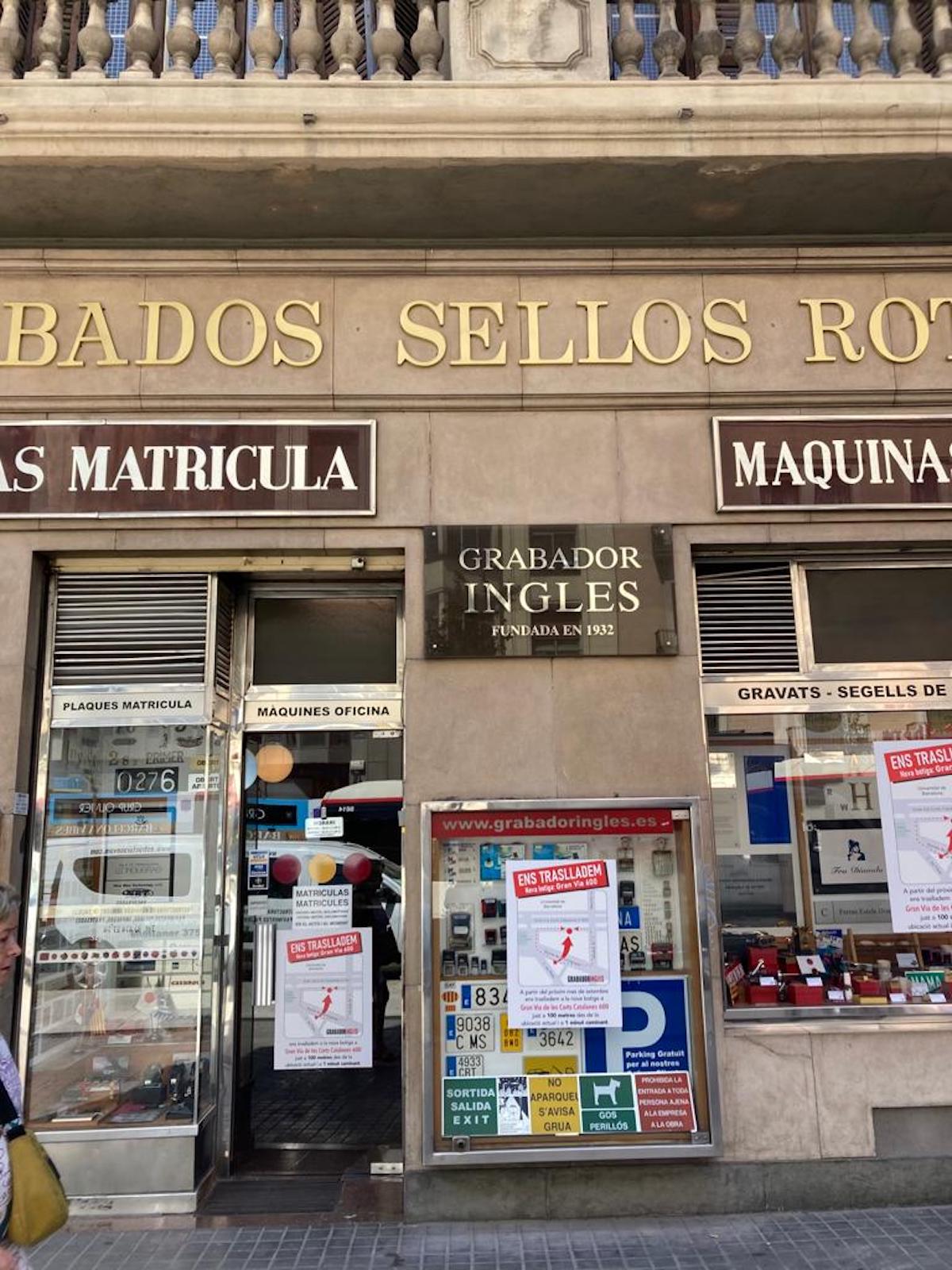 L'establiment el Grabador Inglés abandona la ronda de la Universitat després de gairebé un segle / Twitter (@SOSrondaUni)
