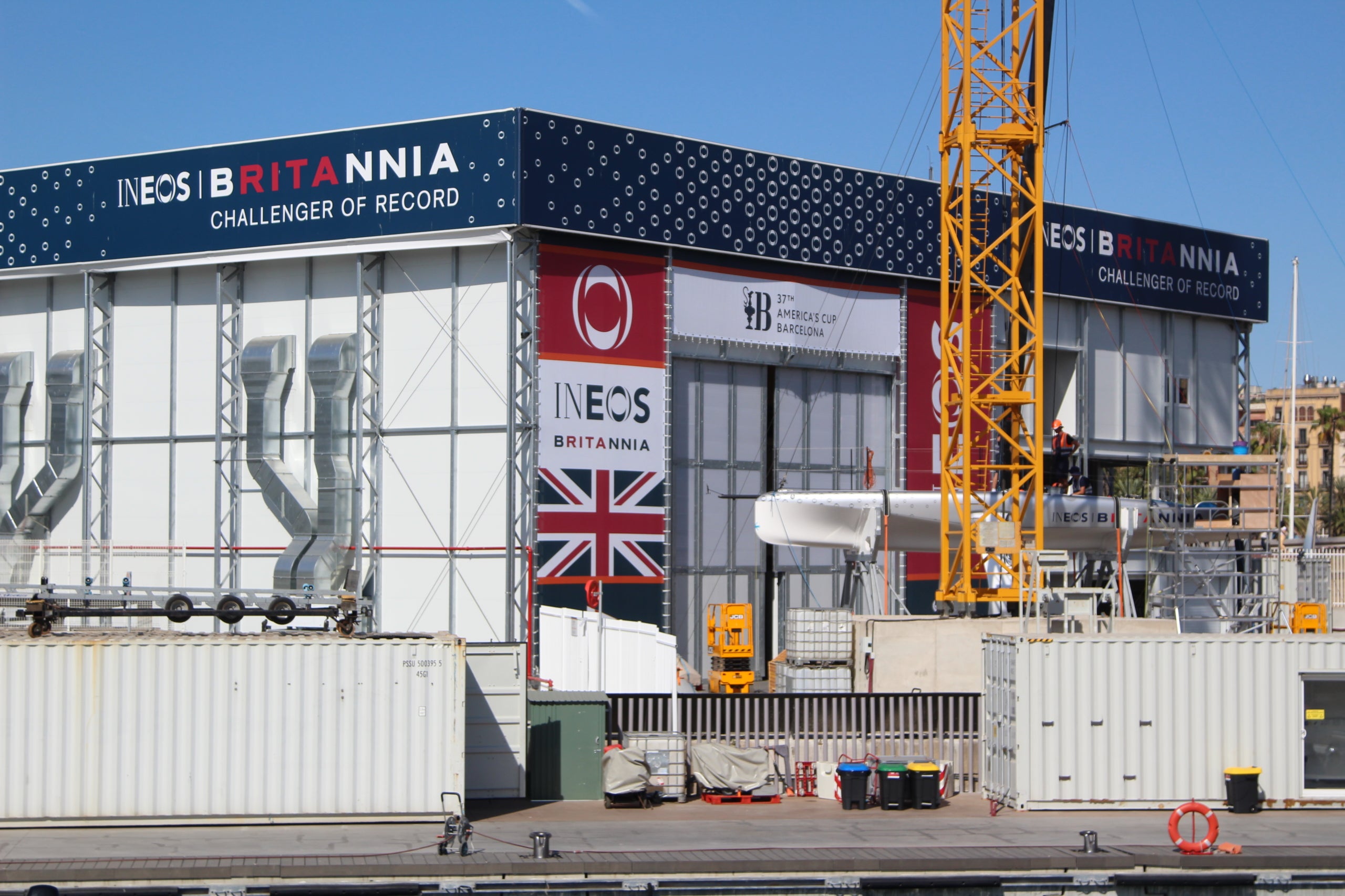 La base al Port Vell de l'equip Ineos Britannia per a la Copa Amèrica / A.R.