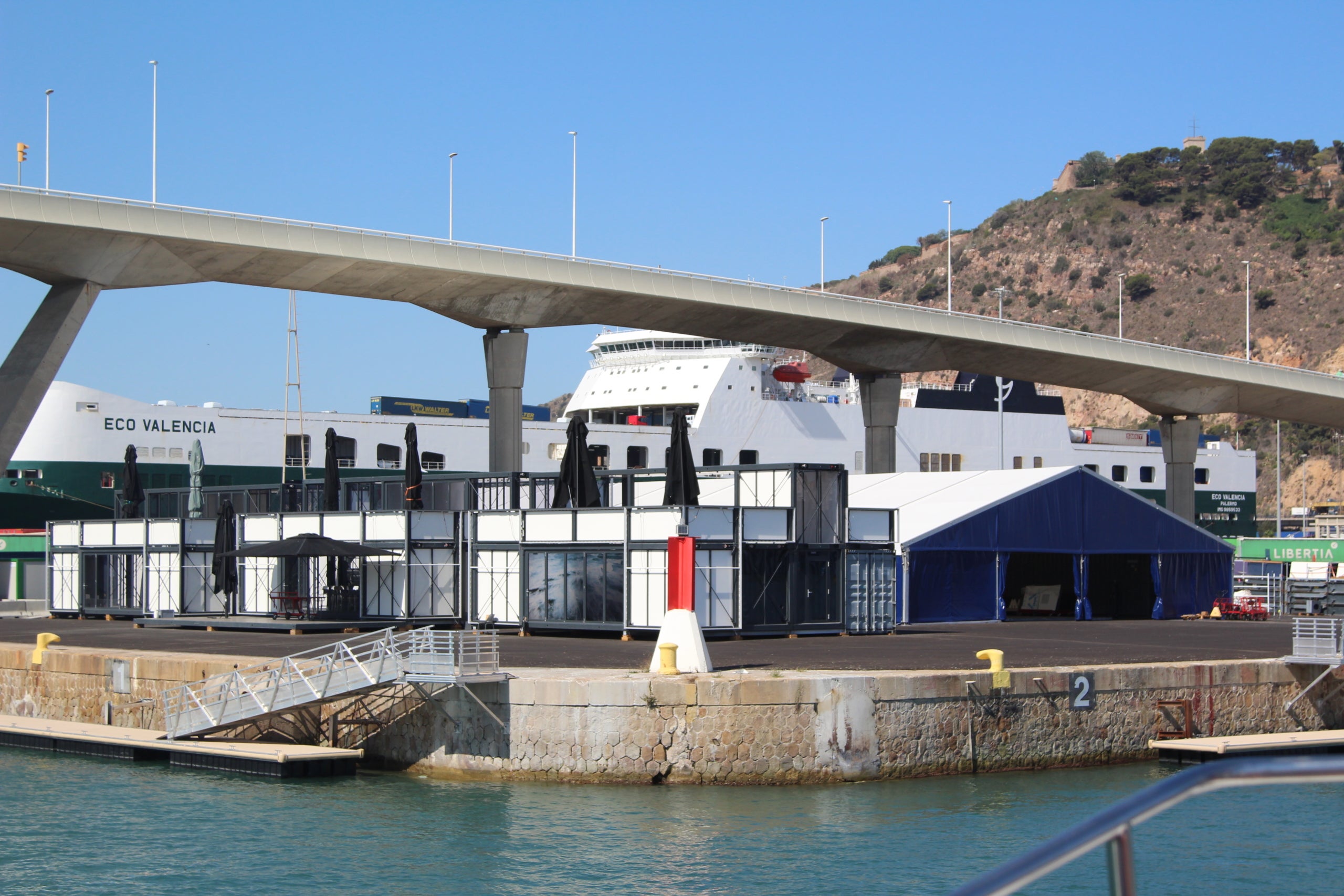 La base al Port Vell de l'equip Orient Express Racing Team per a la Copa Amèrica / A.R.