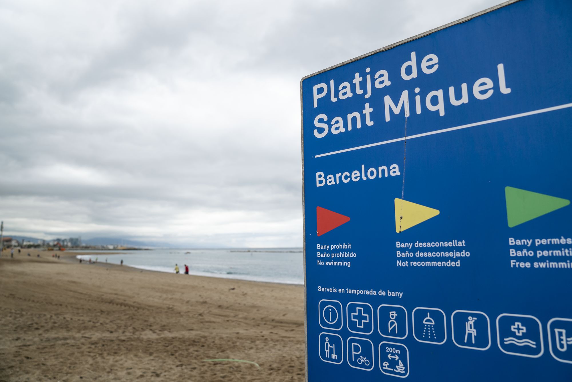 La bandera groga alerta que cal banyar-se amb precaució | Ajuntament 