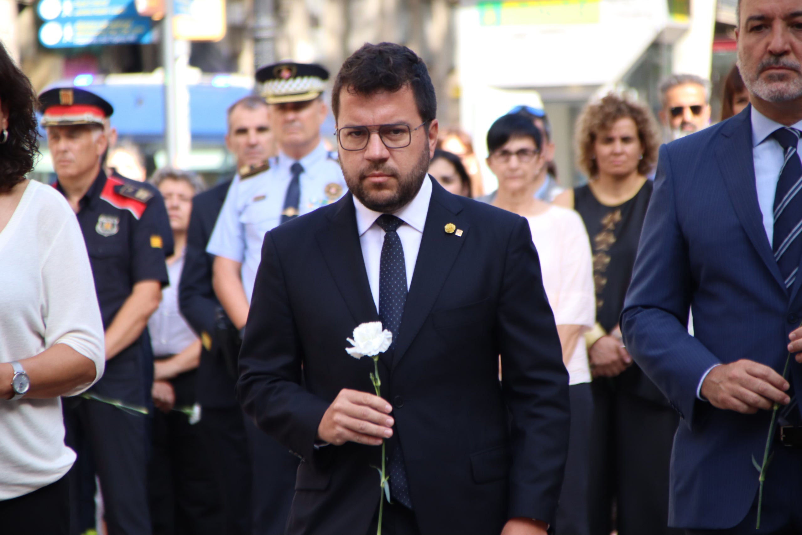 Un dels moments de l'homenatge amb motiu del sisè aniversari de l'atemptat de la Rambla / Blanca Blay (ACN)