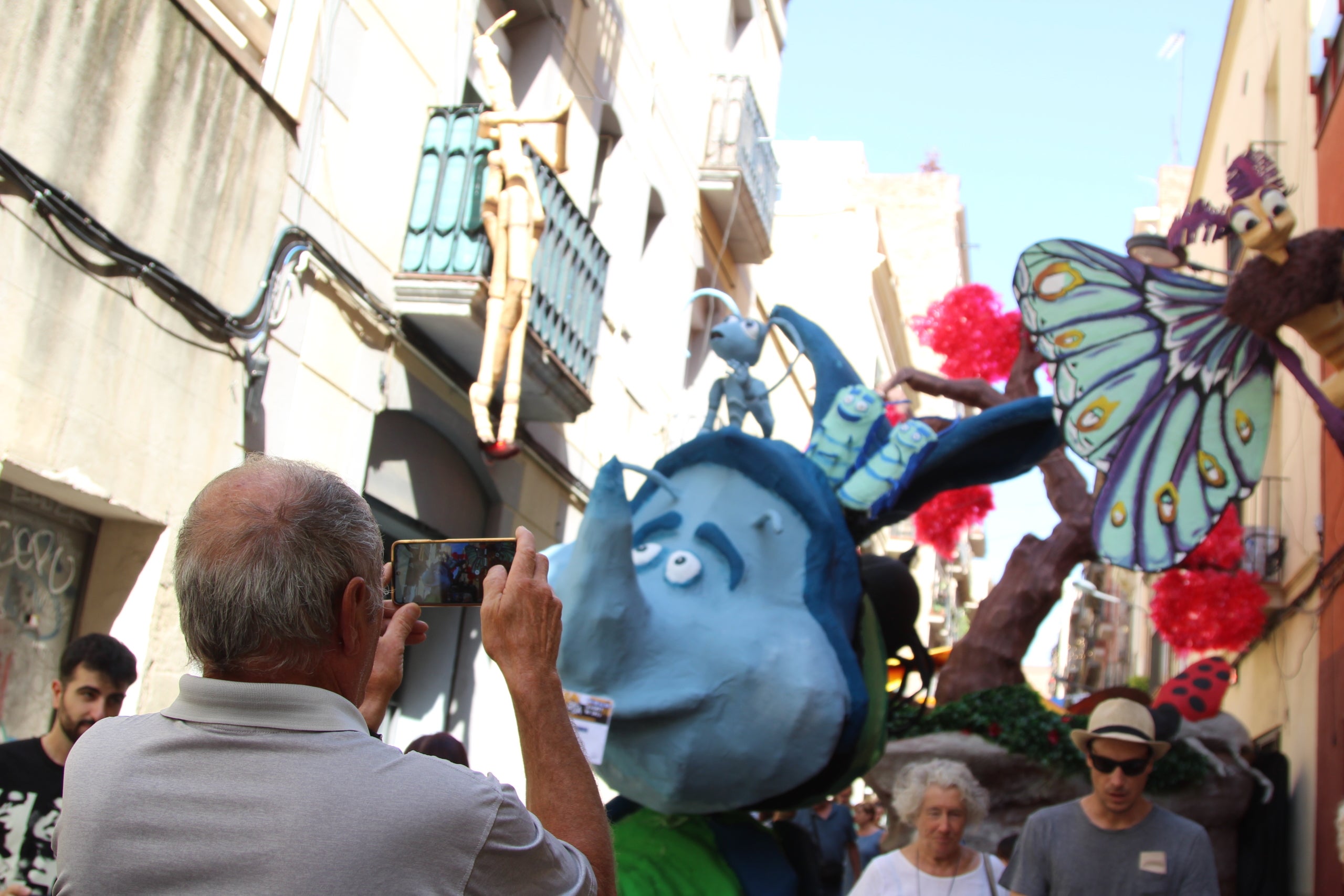 Una de les figures del carrer del Progrés, guanyadora del concurs de guarnits d'aquest 2023 / A.R.