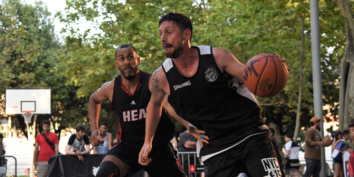 Un día cualquiera en la pista de Streetball Sants | Streeball Santos