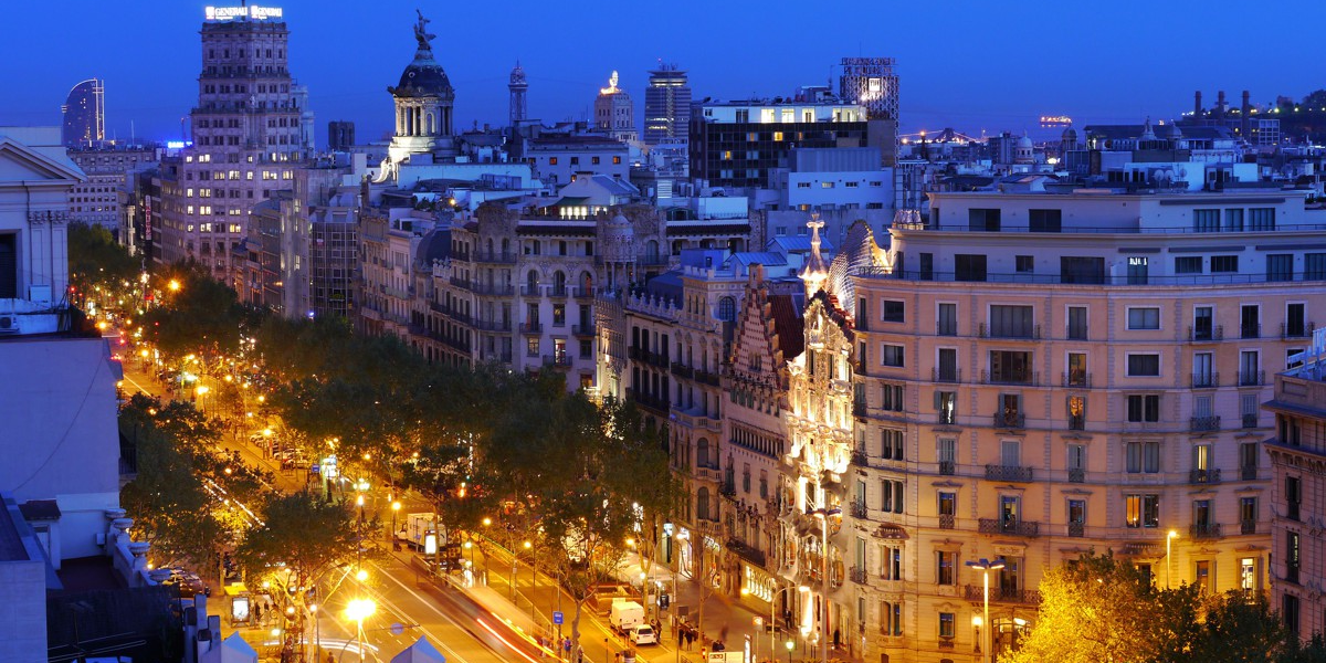 El passeig de Gràcia il·luminat de nit | Ajuntament de Barcelona