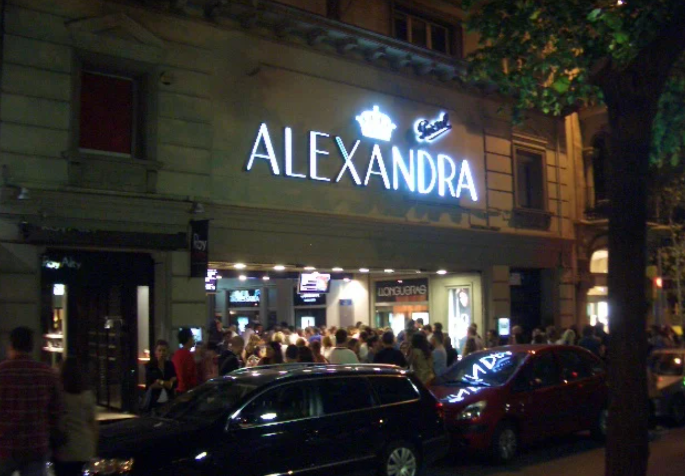Façana de l'antic cinema Alexandra de la rambla de Catalunya