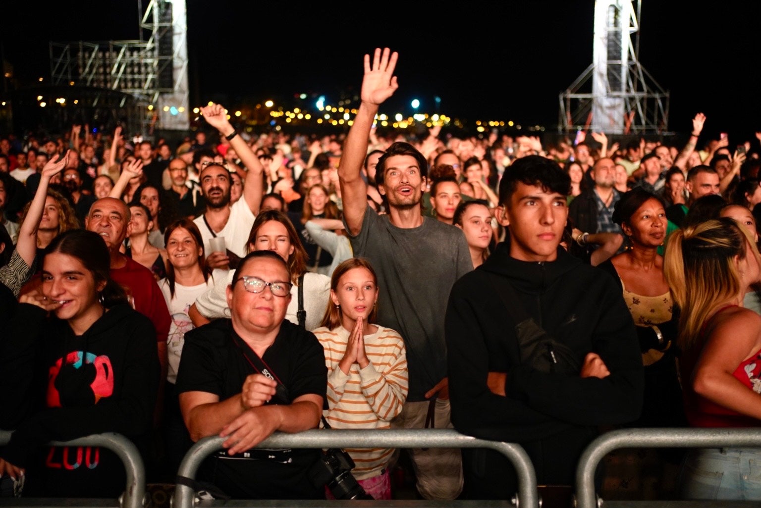 Públic al concert de Boye, primer concert de les festes de la Mercè al Bogatell / Mireia Comas