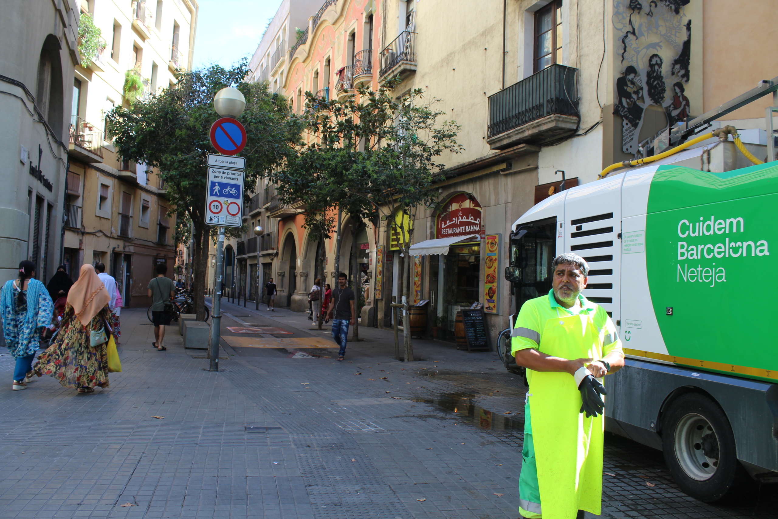 Mentre la renda mitjana per persona al Raval era el 2020 de 9.323 euros, a Sant Antoni era de 16.900 euros / A.L.