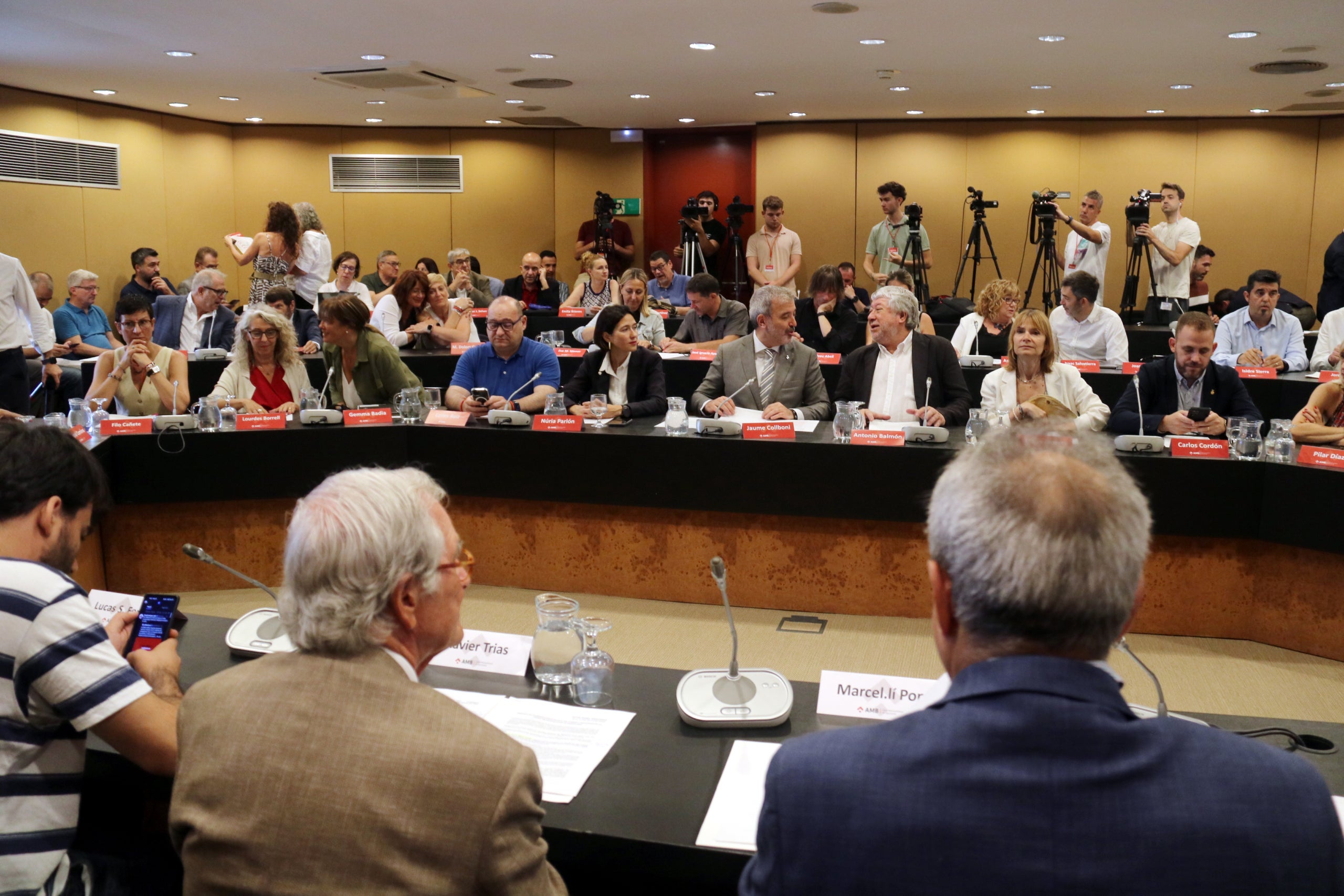 El Ple de l'AMB amb Collboni al fons | ACN