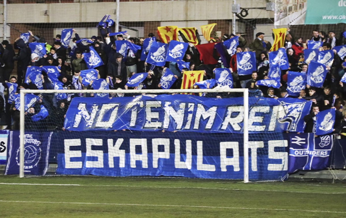 La reivindicació dels Eskapulats al darrer partit de Copa del Rei al Nou Sardenya | Club Esportiu Europa