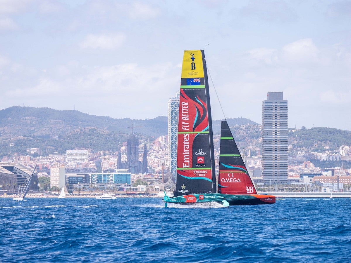 L'Emirates Team New Zealand en un entrenament a Barcelona / Emirates Team NE