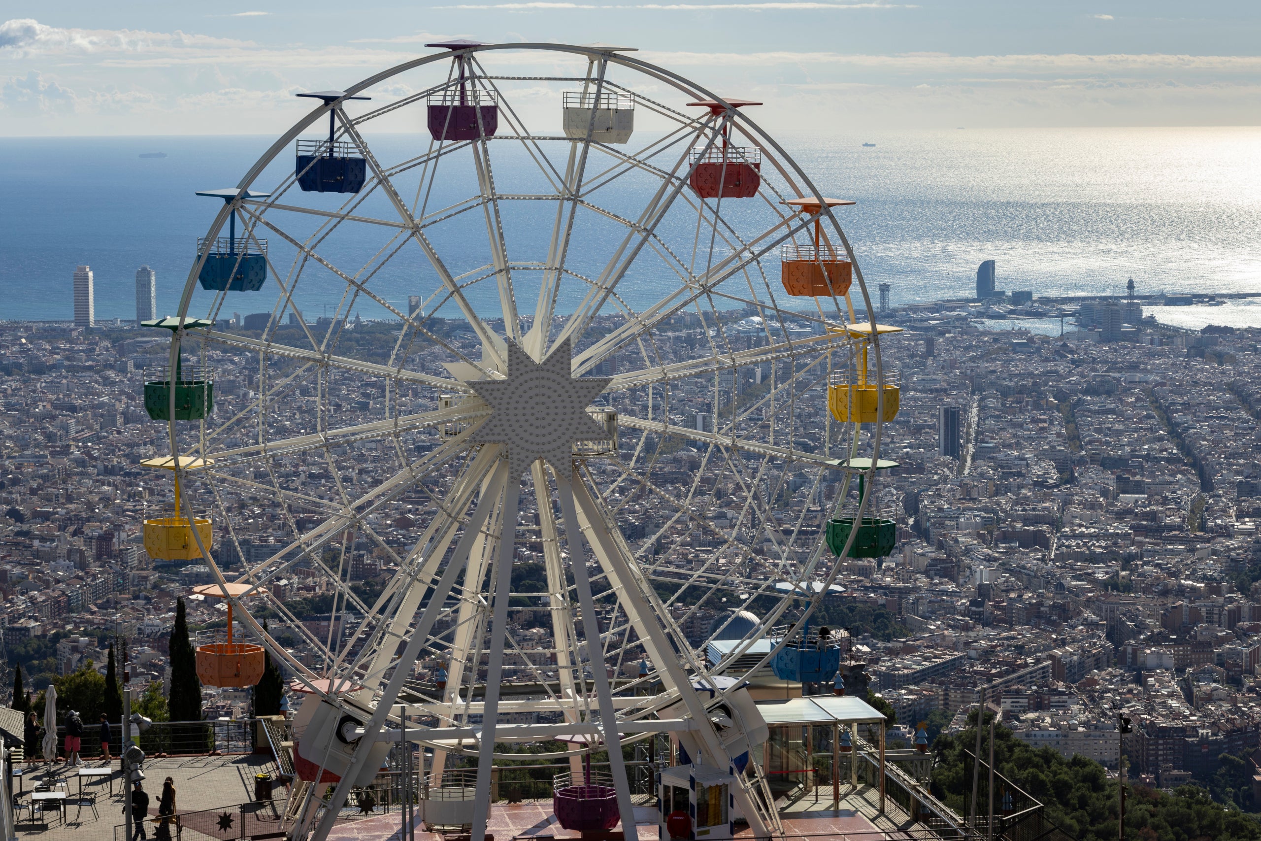 24.10.2023, Barcelona
Panoràmica de Barcelona des del Parc d'atraccions del Tibidabo.
foto: Jordi Play