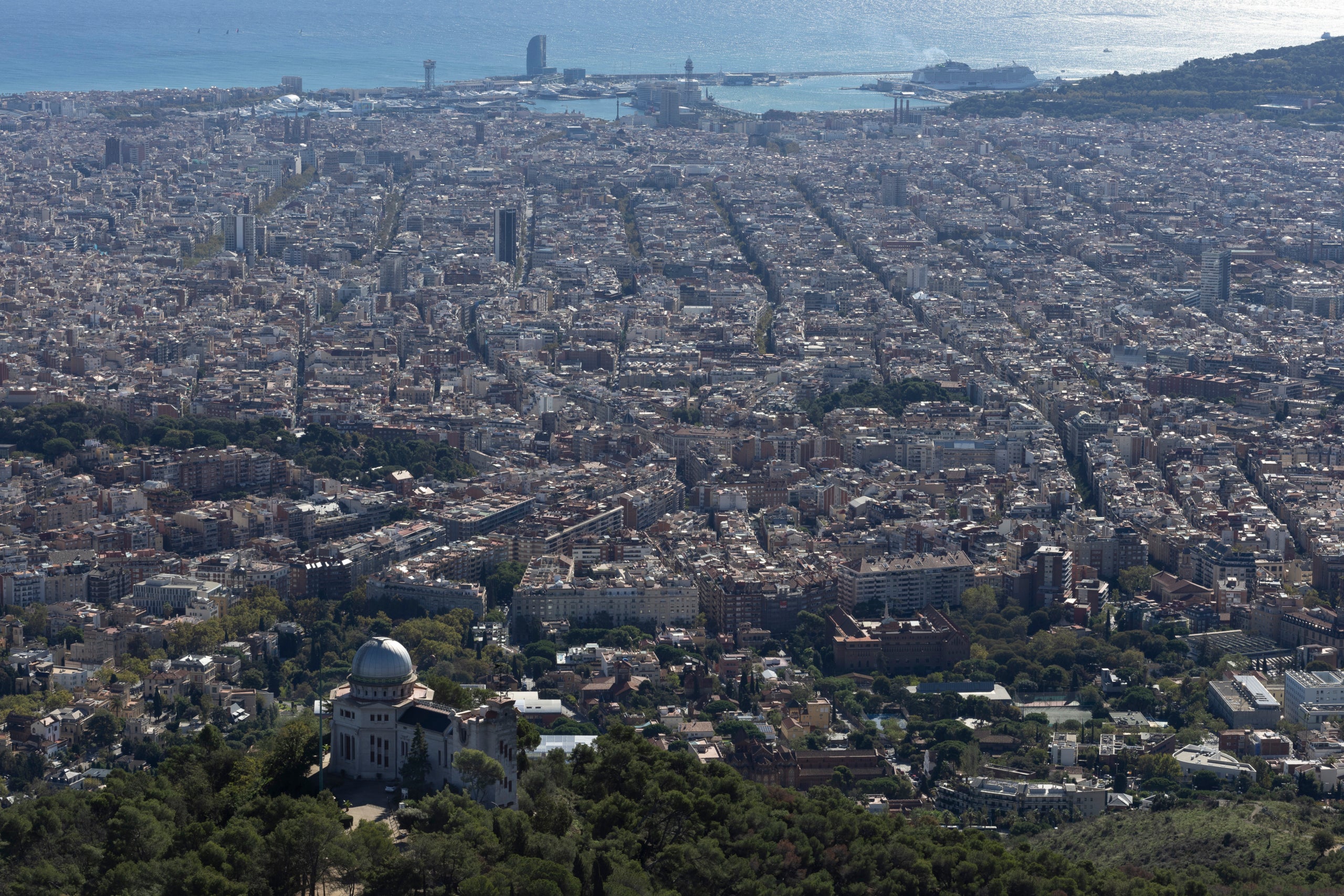  Barcelona
Panoràmica de Barcelona des del Tibidabo. Observatori Fabra.
foto: Jordi Play