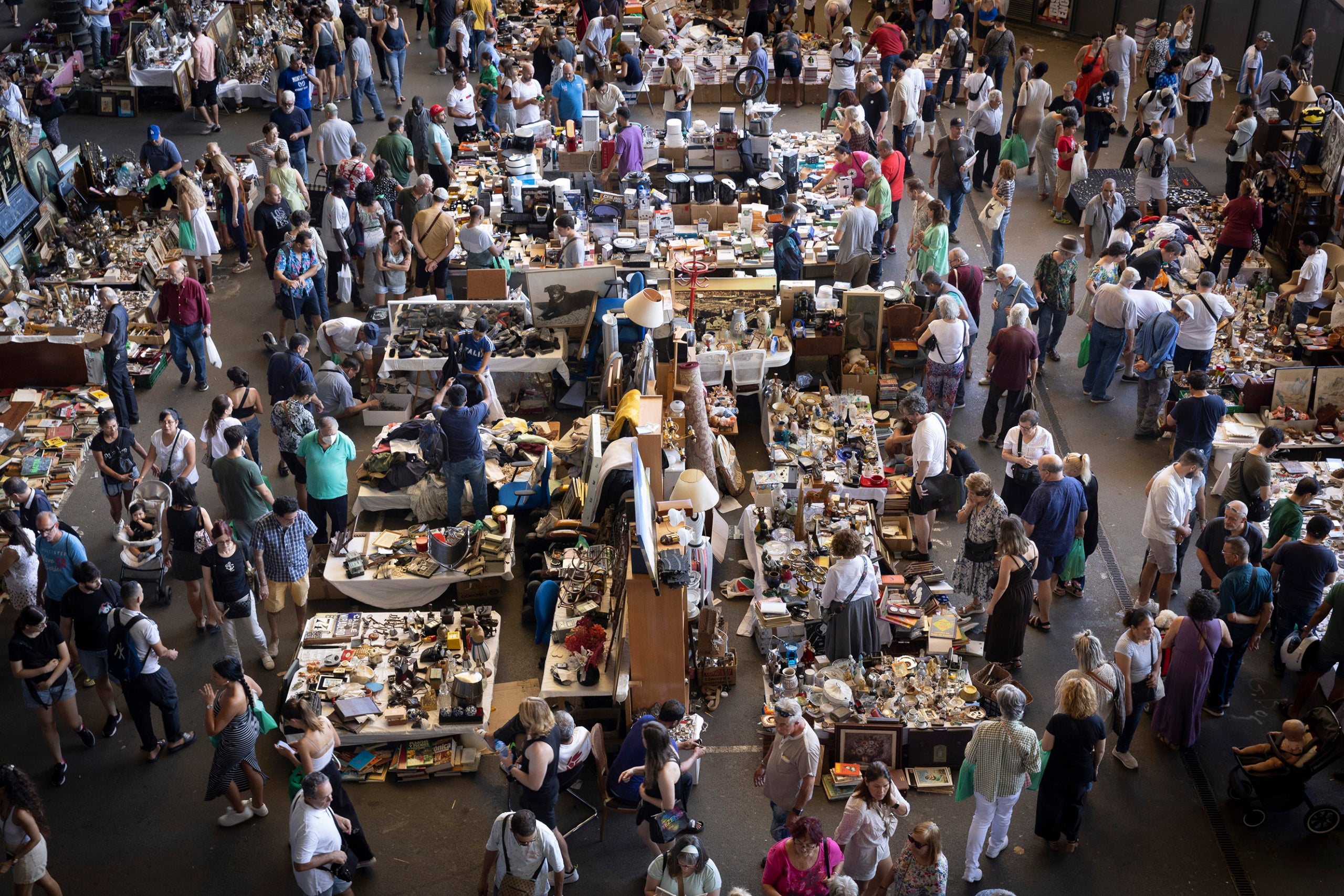 Mercat dels Encants a plaça de les Glòries. mercat municipal