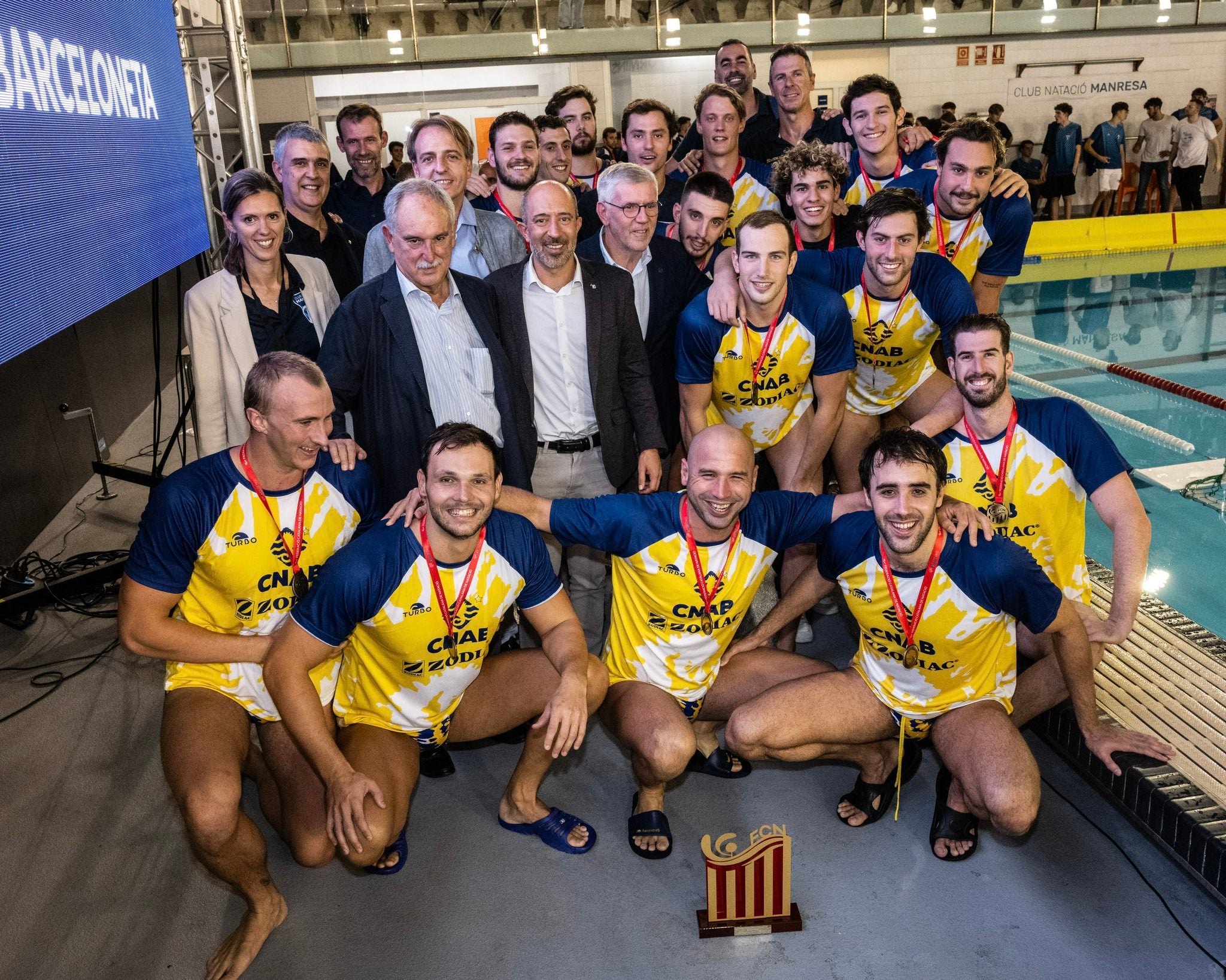 L'Atlètic Barceloneta feliç després d'aconseguir la seva 8a Copa Catalunya consecutiva | Club Natació Atlètic Barceloneta