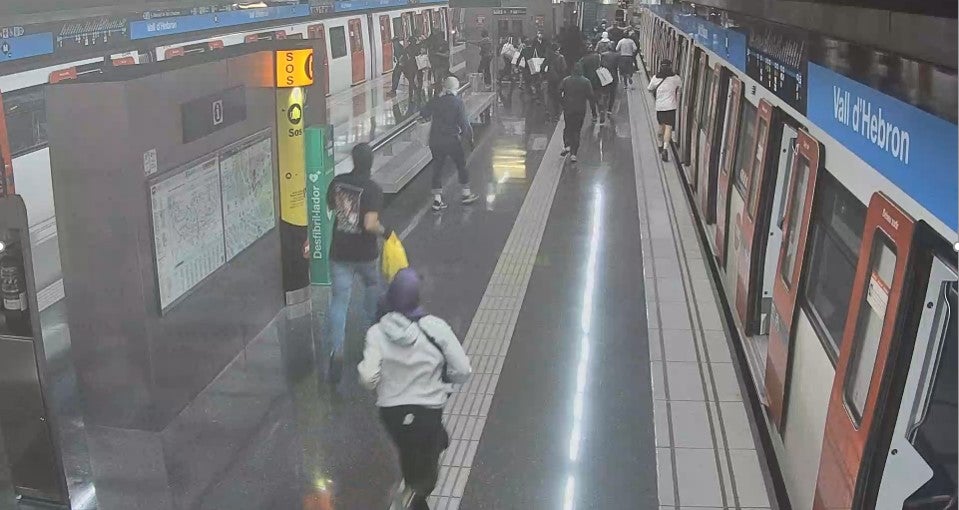 62 personas, según TMB, han accedido a la estación del Valle de Hebrón | TMB