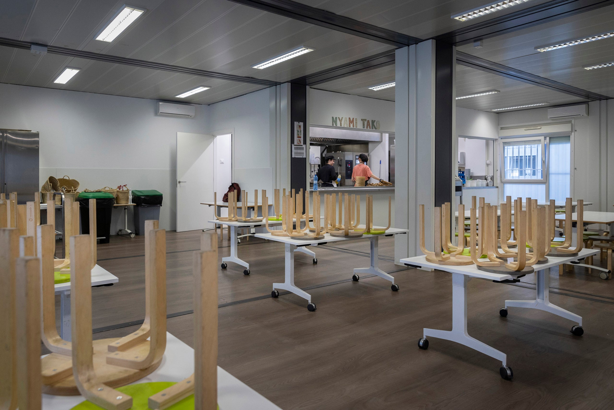 Escola modular Flor de Maig, al Poblenou. barracons, model educatiu,, pedagogia
