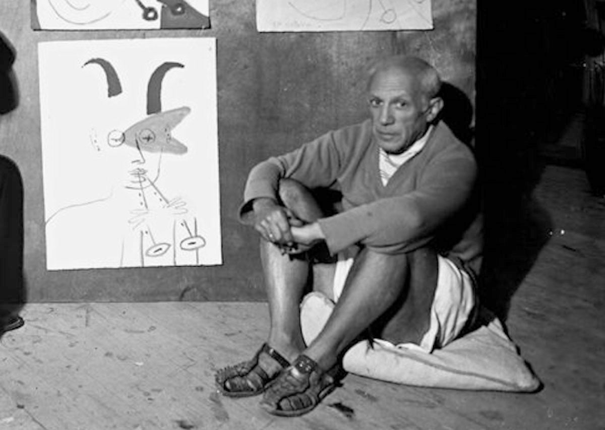 Picasso, amb un dels seus quadres | Ajuntament 