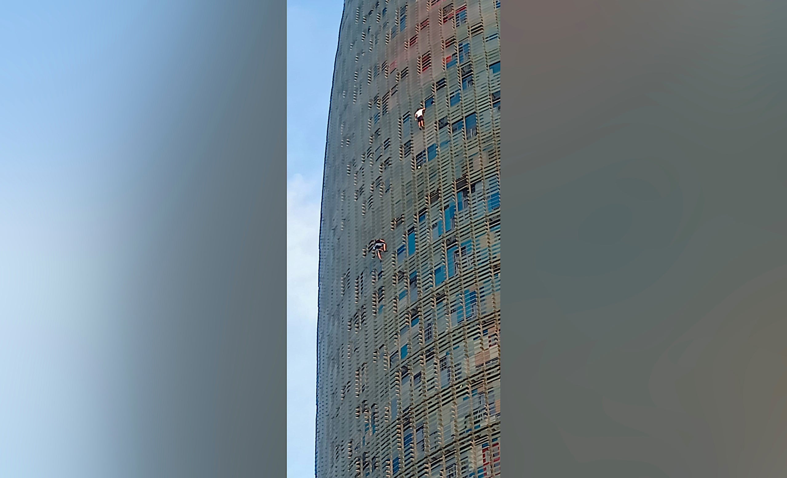 Escaladors a la Torre Glòries de Barcelona CEDIDA 
