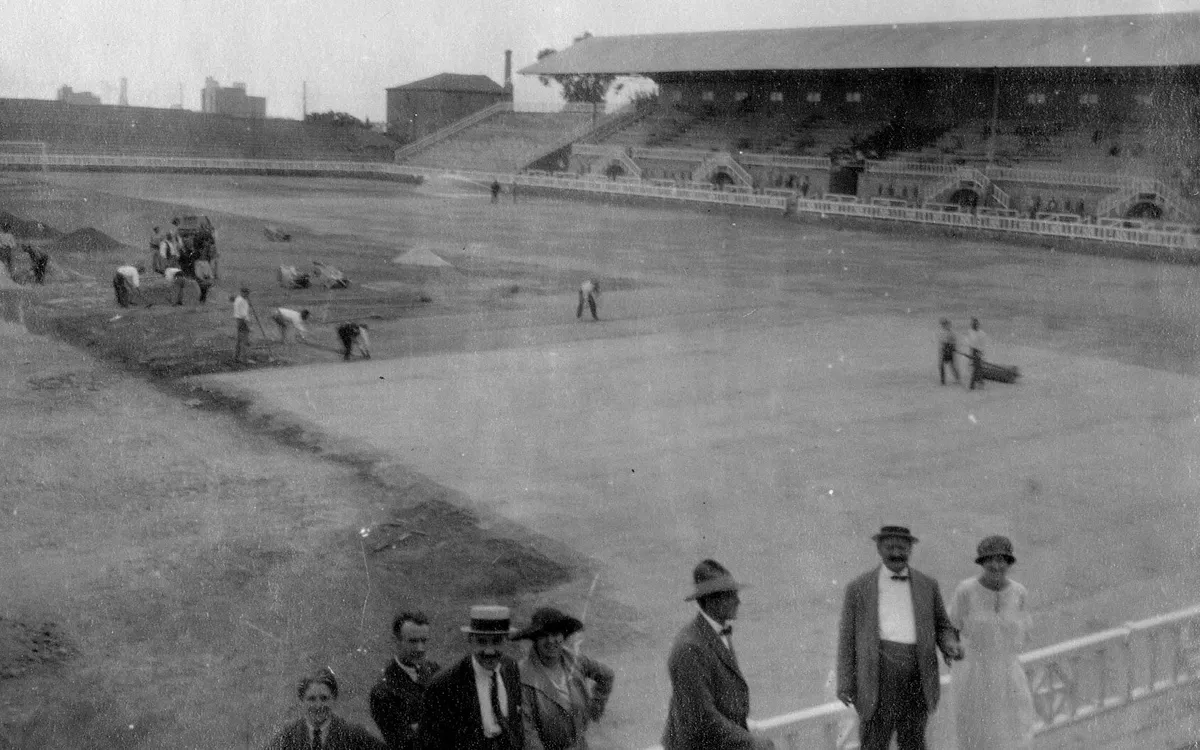 La construcción del campo de les Corts con la familia Gamper en la parte inferior | FC Barcelona
