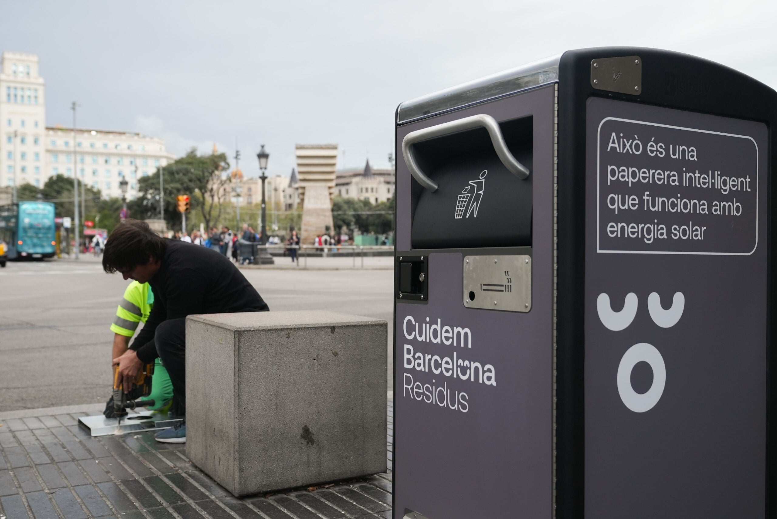 Las nuevas papeleras de Ciutat Vella | Ayuntamiento