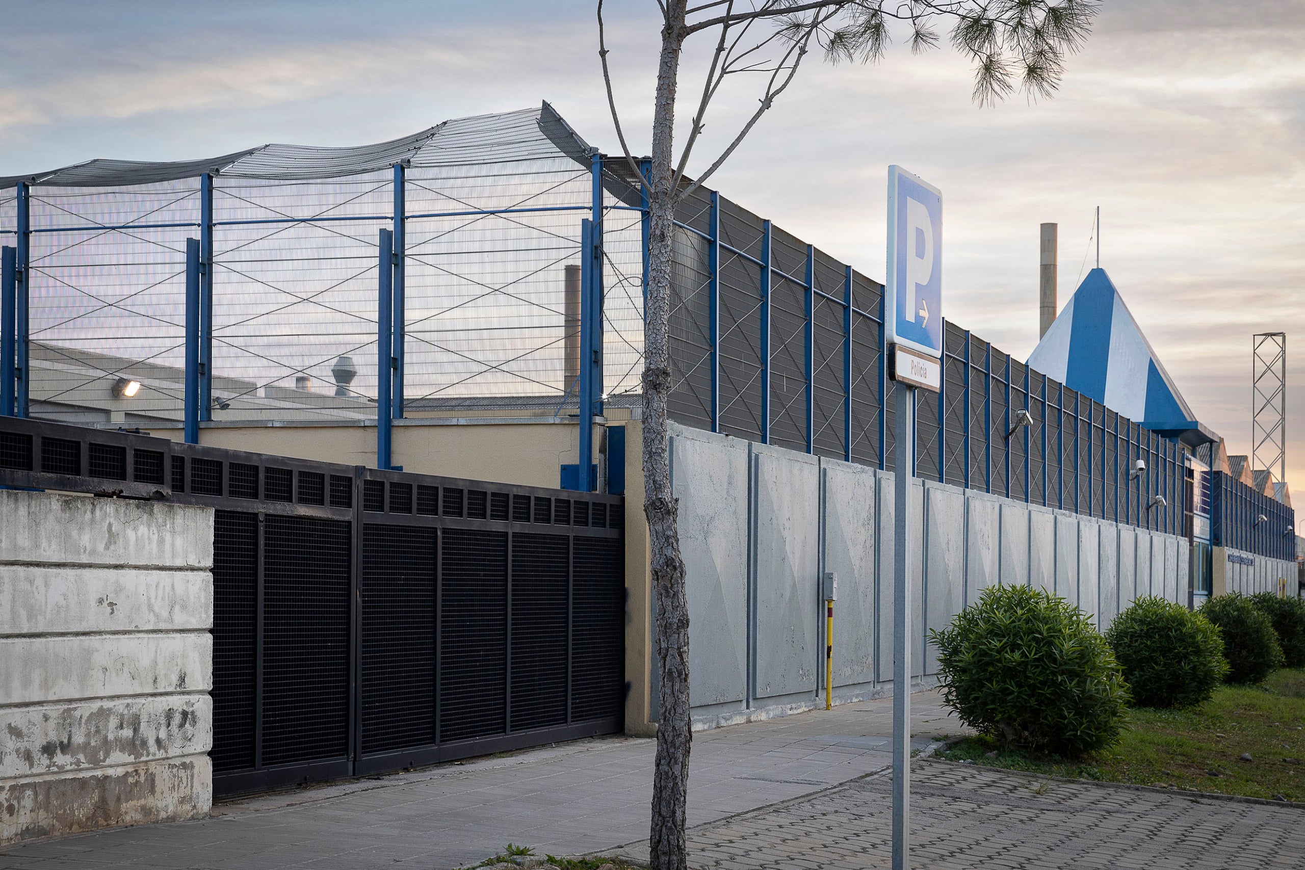 CIE Zona Franca, llei estrangeria, immigració, menors migrants