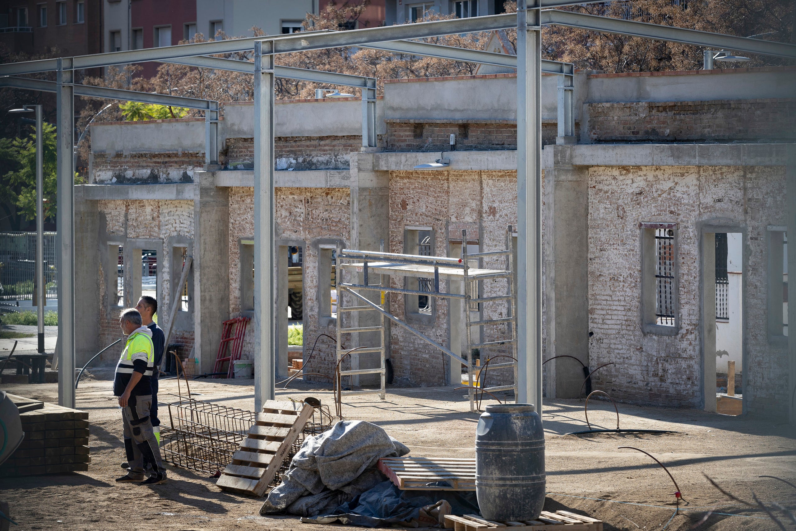 Transformacions urbanístiques al Camp de la Creu, Les Corts. Parc de la Colònia Castells.