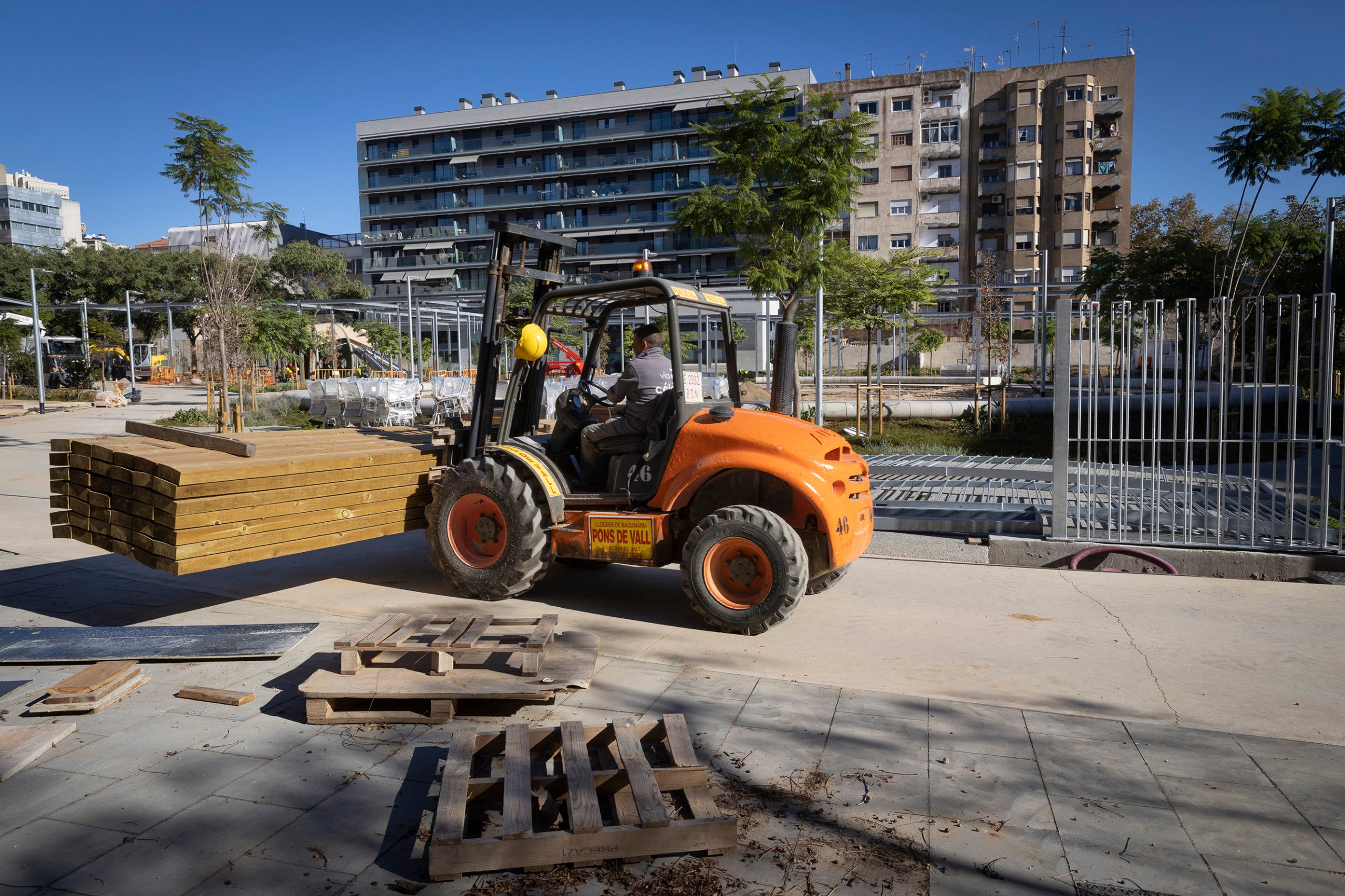 Transformaciones urbanísticas en el Camp de la Cruz, Las Cortes.
Parque de la Colonia Castells.
foto: Jordi Play