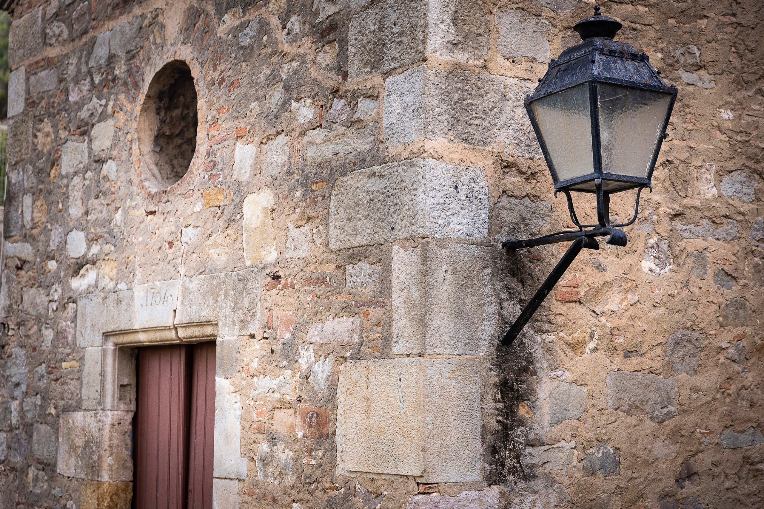 Detall de l'ermita de Santa Madrona, als Jardins del Palau Albéniz, a la muntanya de Montjuïc / Jordi Play