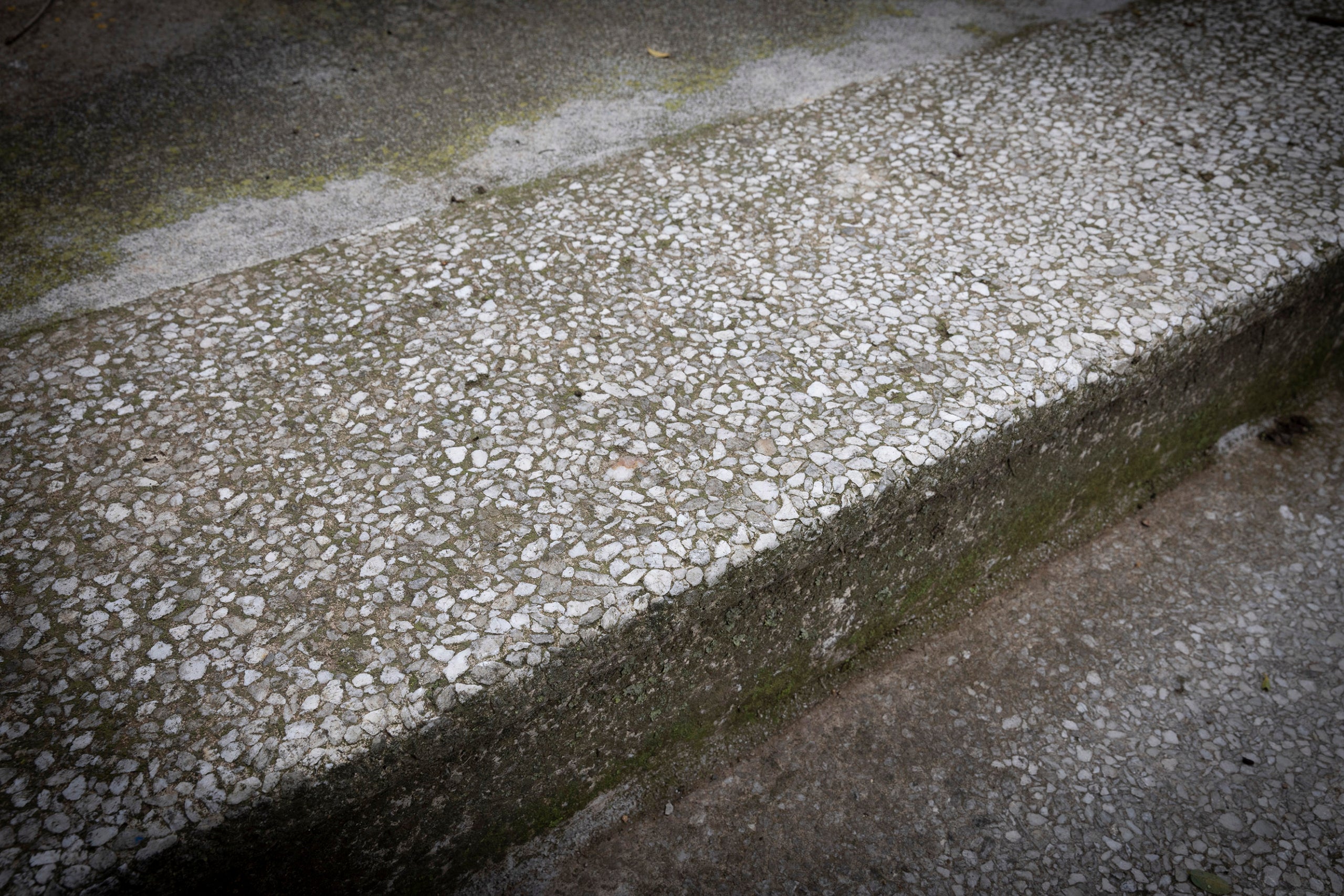 Escales de l'antic cinema Fèmina a una casa particular de Vallvidrera.