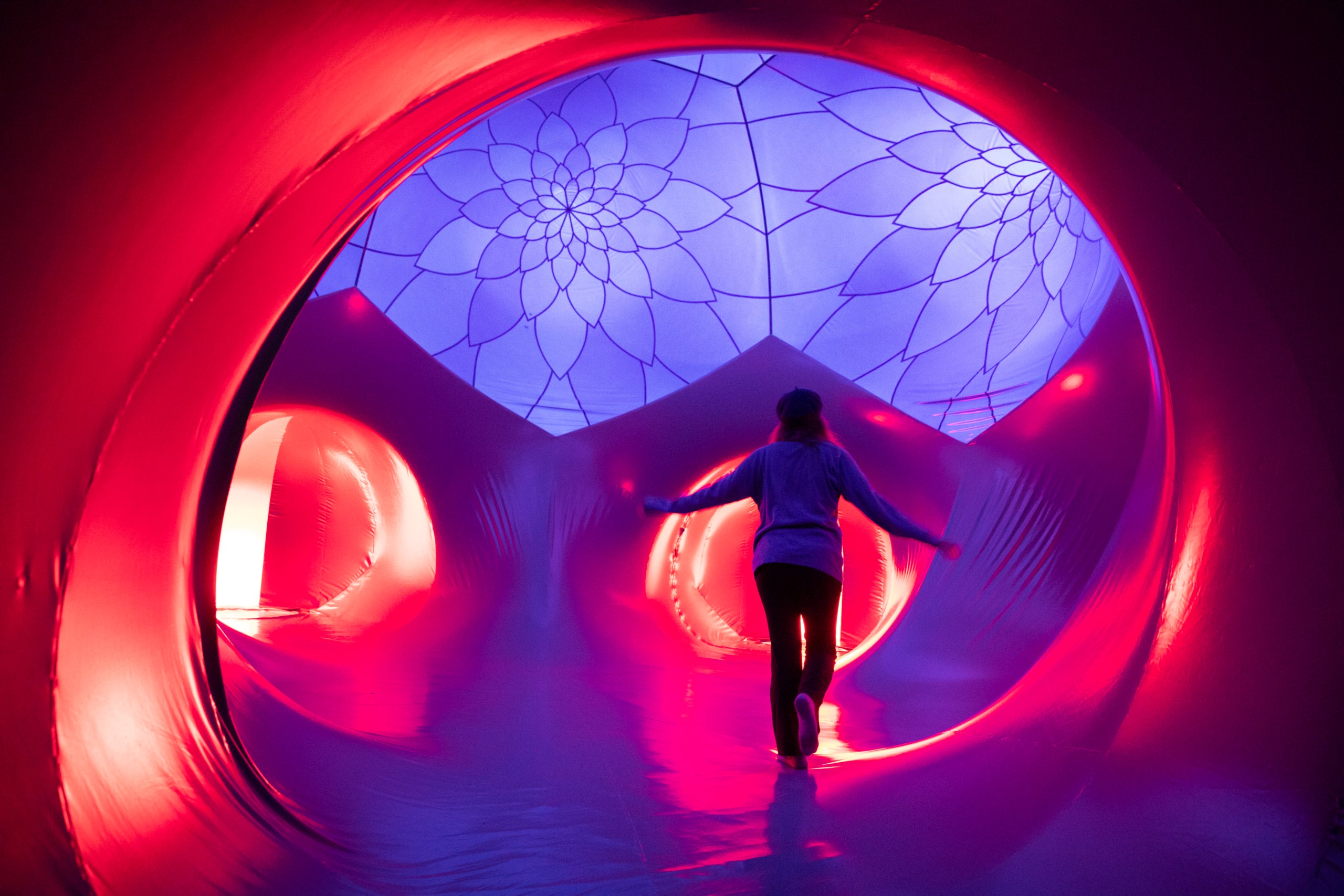 Festival d'arts lumíniques LLUM BCN 2023. Instal·lació d'Architects of Air