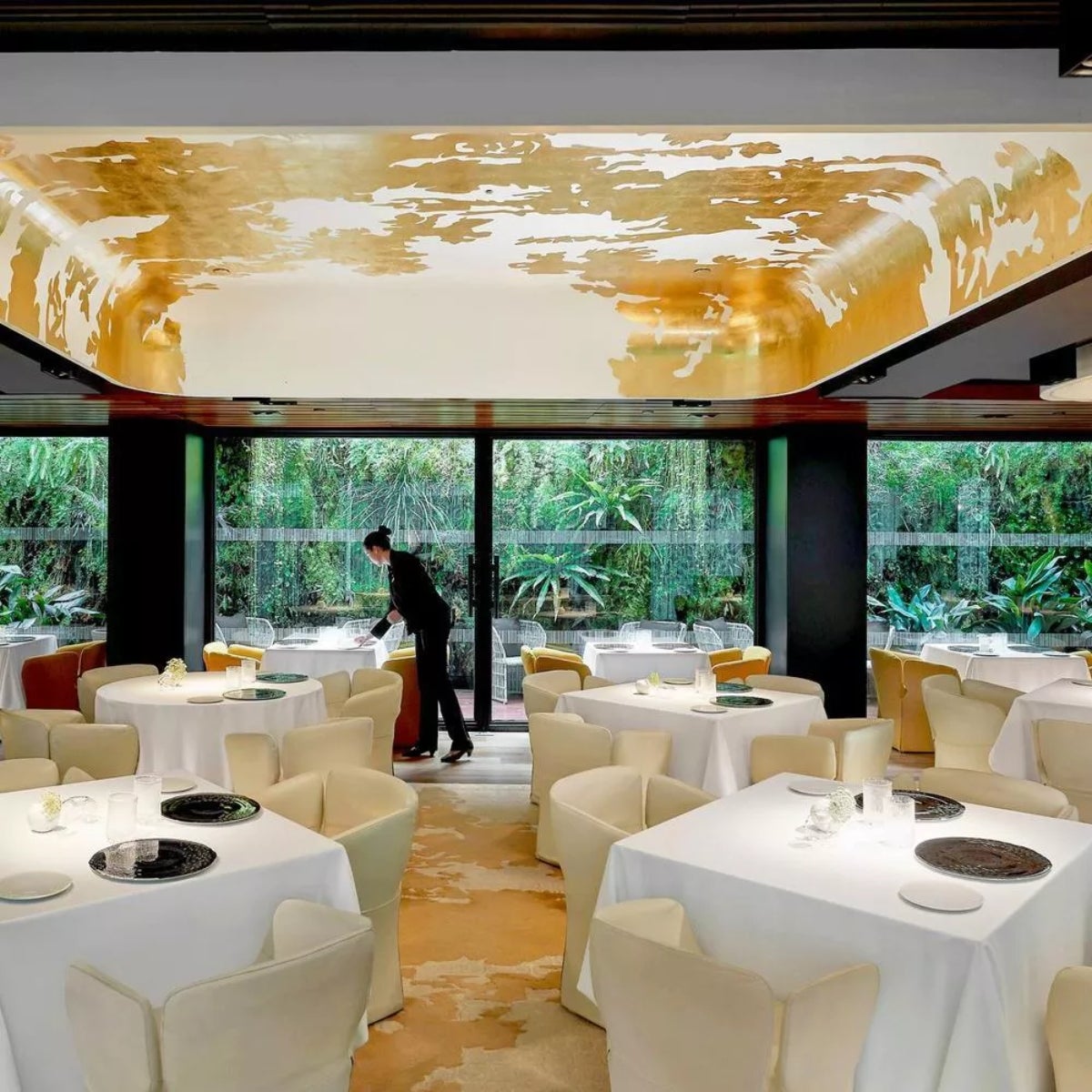 El restaurant Moments, un dels que té 2 estrelles | Guia Michelin 