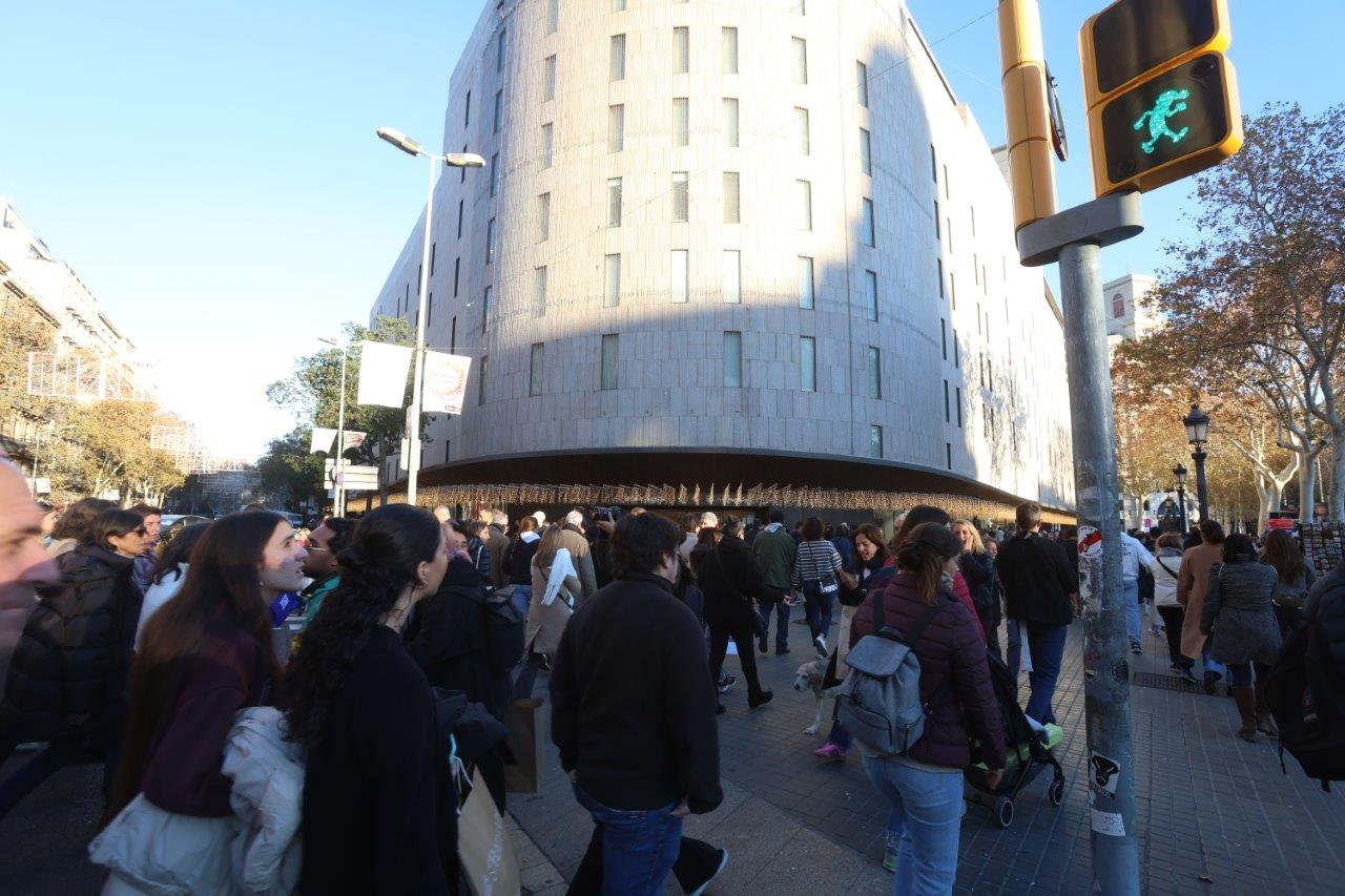 Mortadel·lo i Filemó ja llueixen a la plaça de Catalunya | Ajuntament 