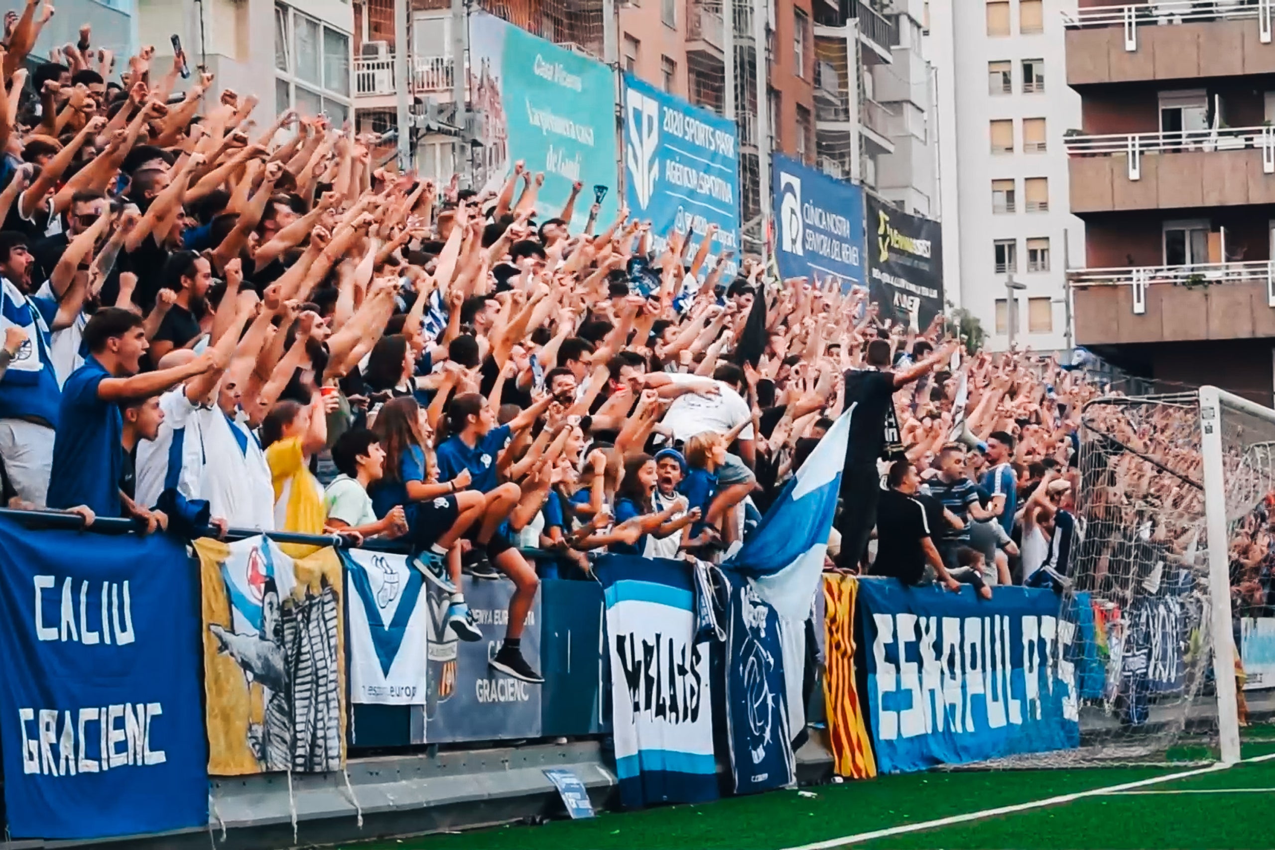 El gol sud del Nou Sardenya amb els Eskapulats | CE Europa