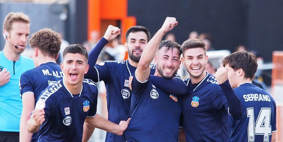 Albertito disfruta de su primer gol de la temporada | UE San Andreu
