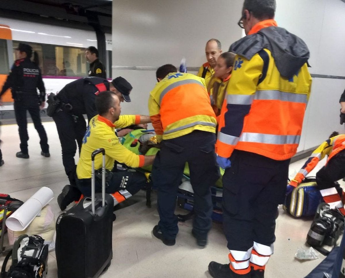 El moment del part en una de les andanes de l'estació de Sants / Mossos d'Esquadra