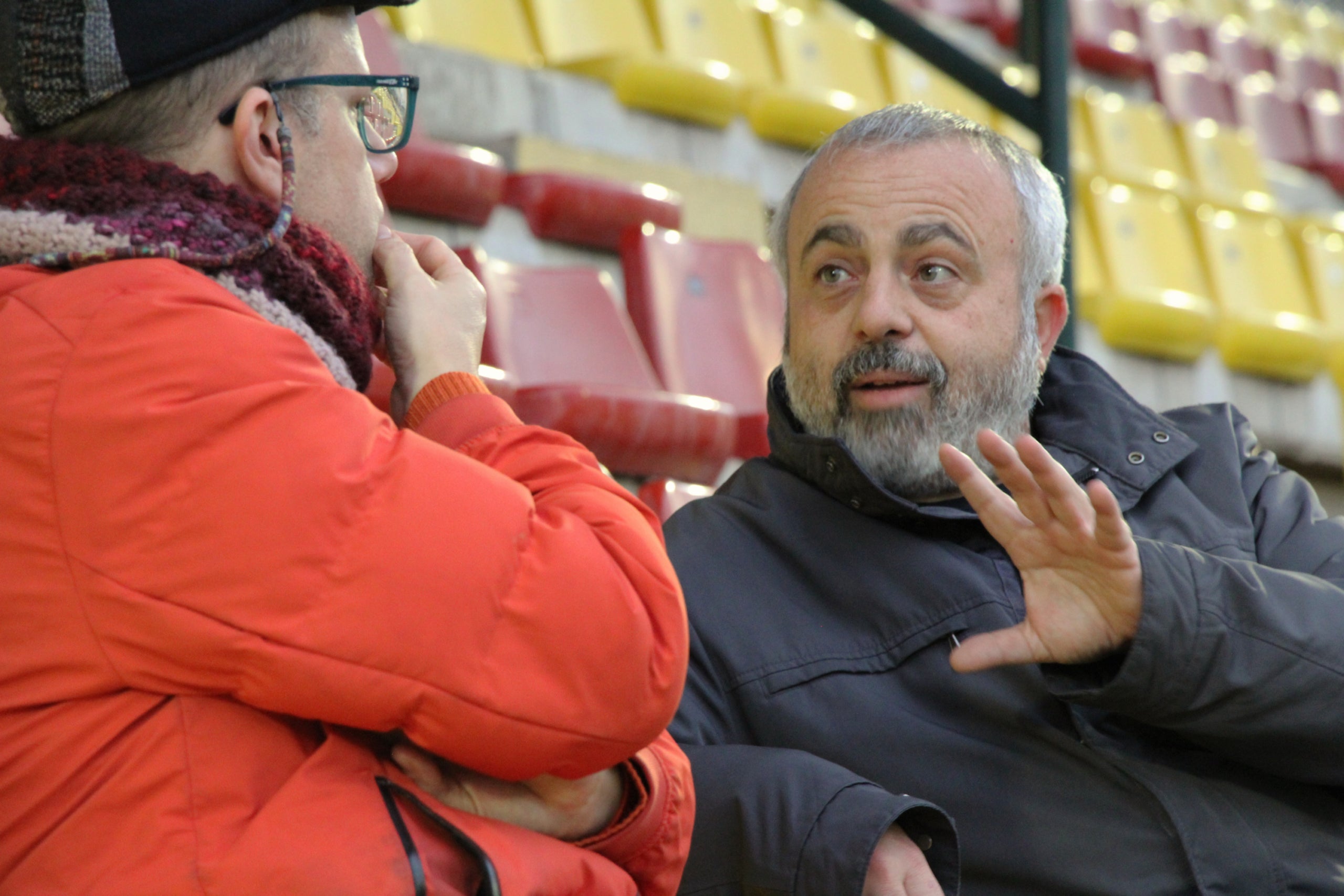 Xavier Vidal i Jordi Petit conversen a la llotja del Narcís Sala | Gabriel González