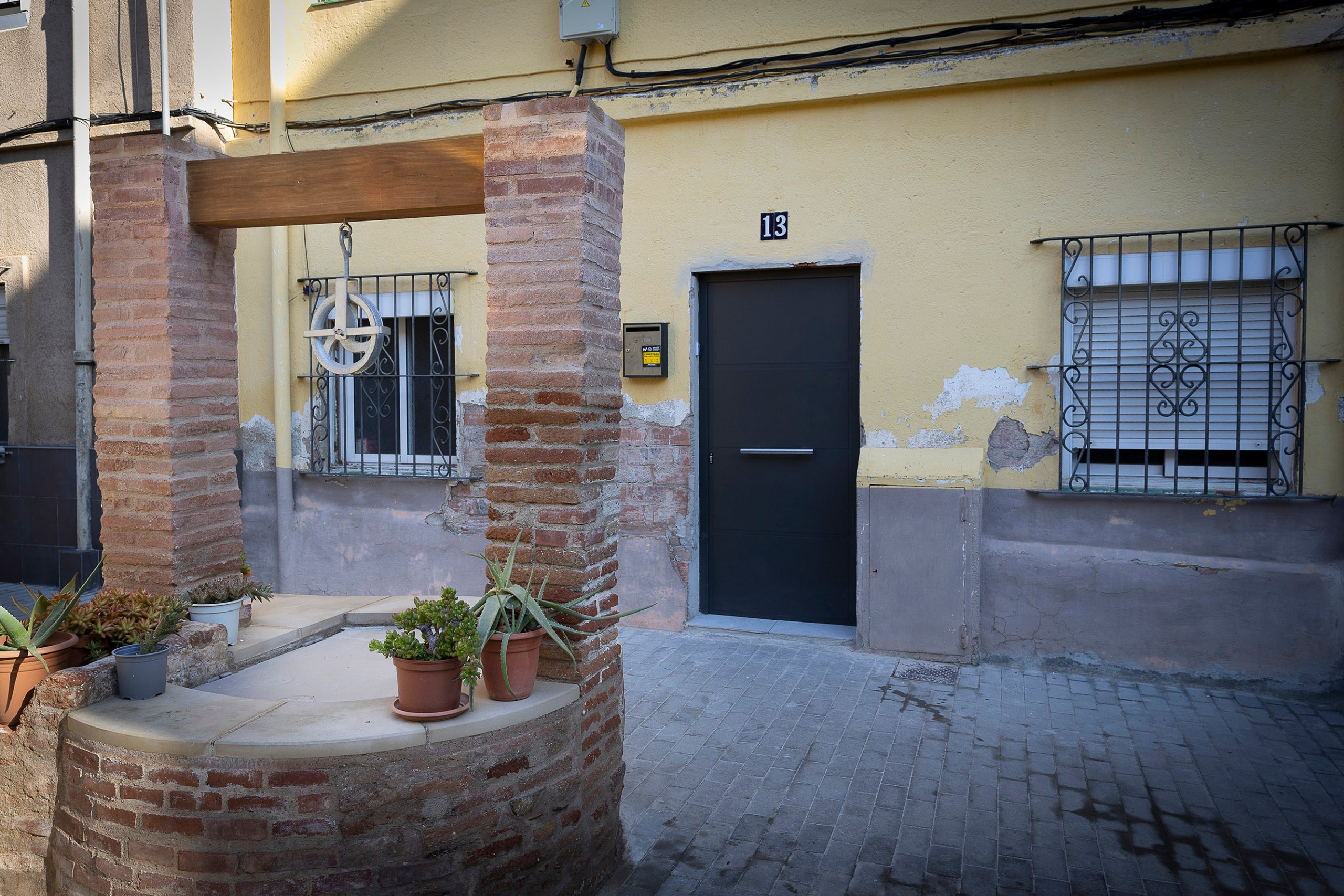 El pozo del barrio de la Clota, situado en la calle de Bregança / Jordi Play