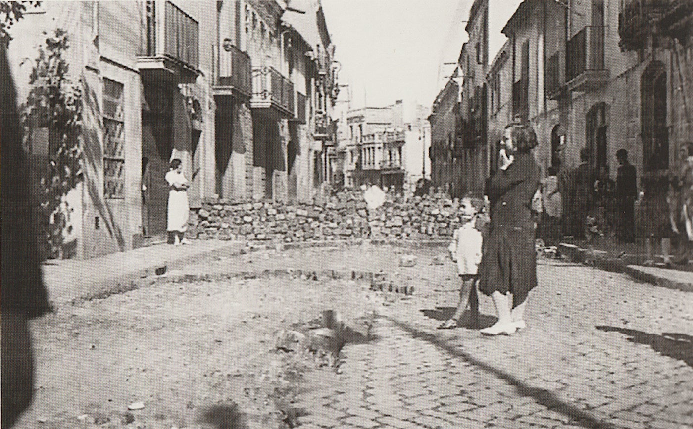 Barricades al carrer Gran de Sant Andreu, 19-20 de juliol de 1936. Autor desconegut / Fons Família Mercadal - Montoll