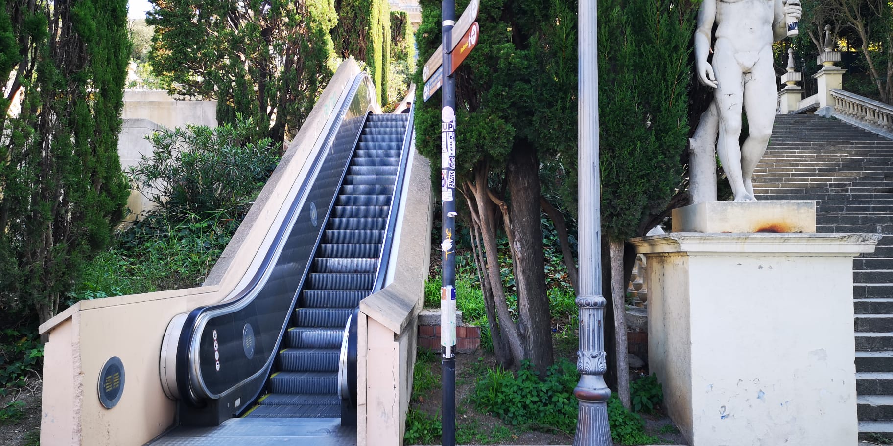 Montjuic: se renuevan las escaleras mecánicas de la montaña